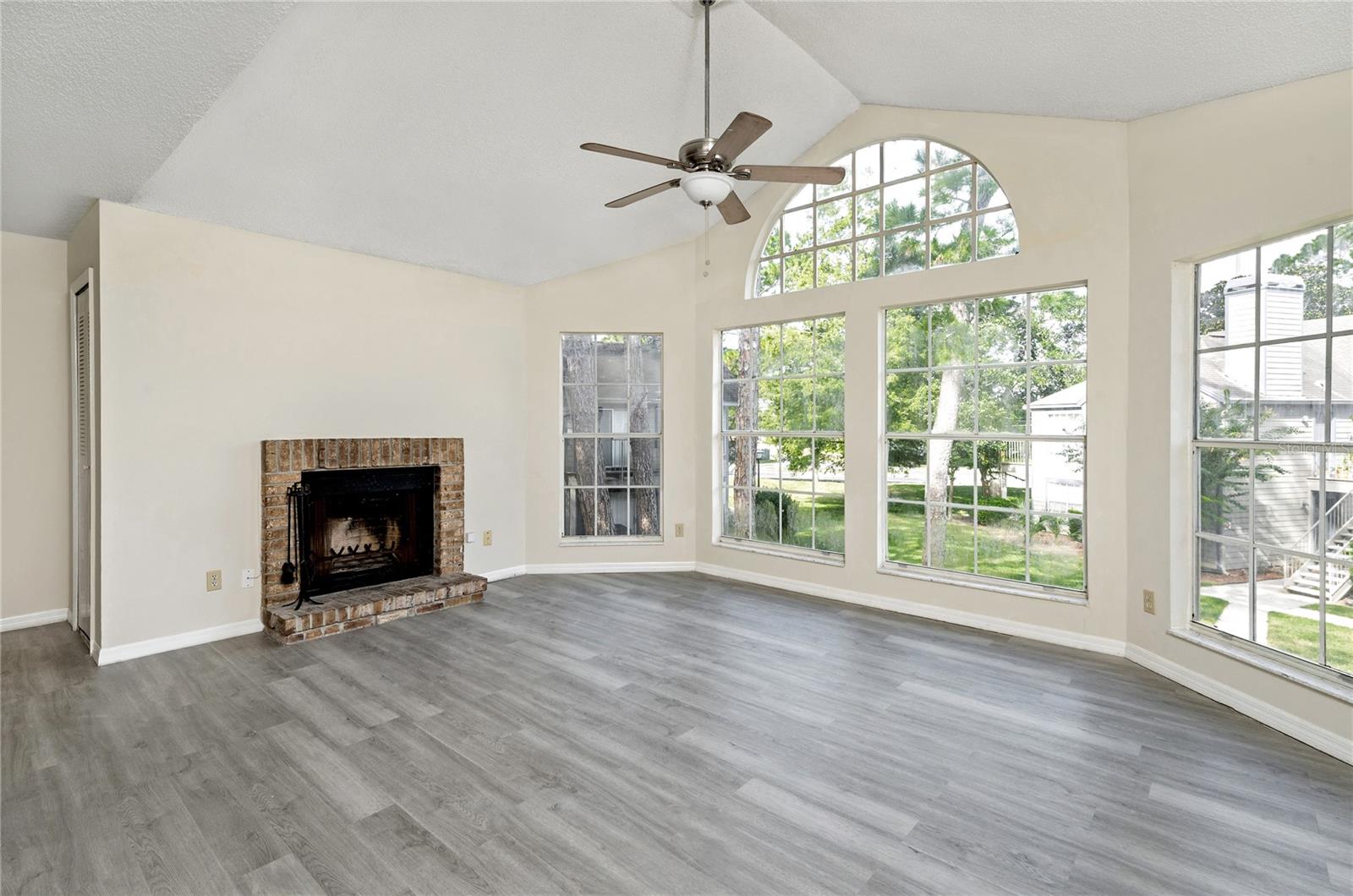 943 BAKEWELL CT #205