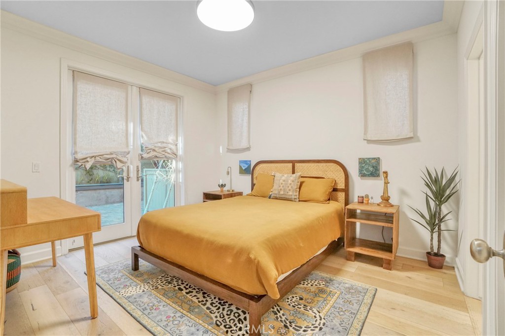 133 Hollister Avenue