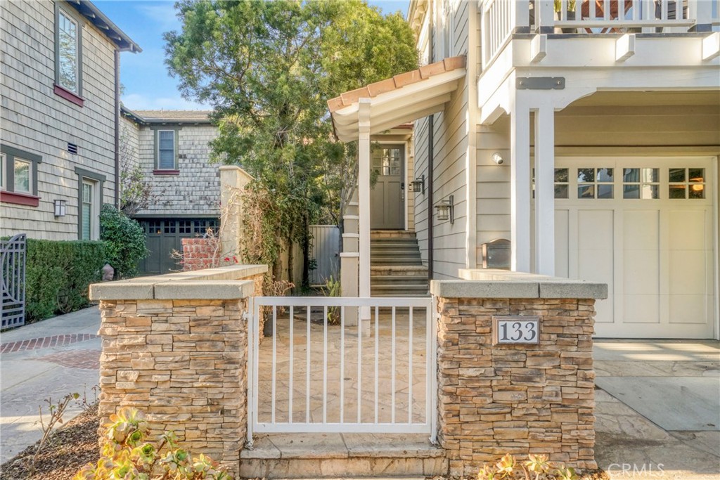 133 Hollister Avenue