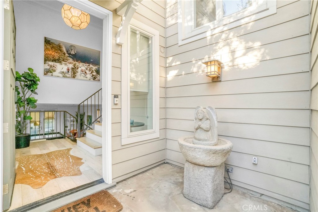 133 Hollister Avenue