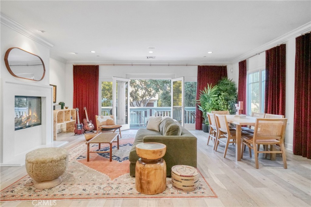 133 Hollister Avenue