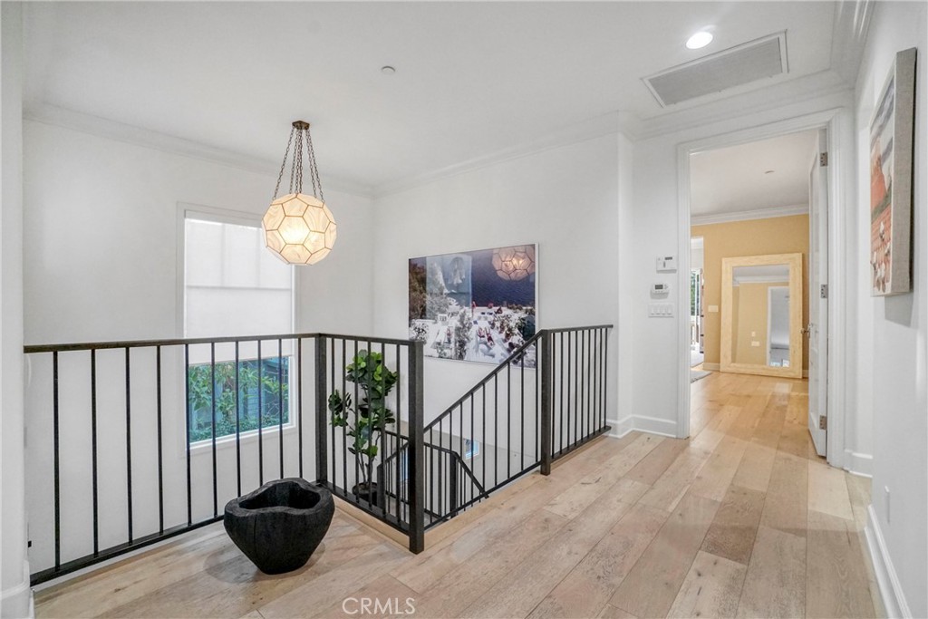 133 Hollister Avenue