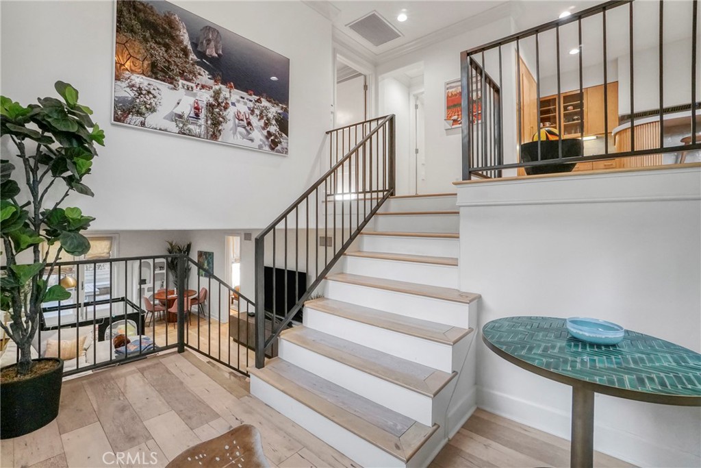 133 Hollister Avenue