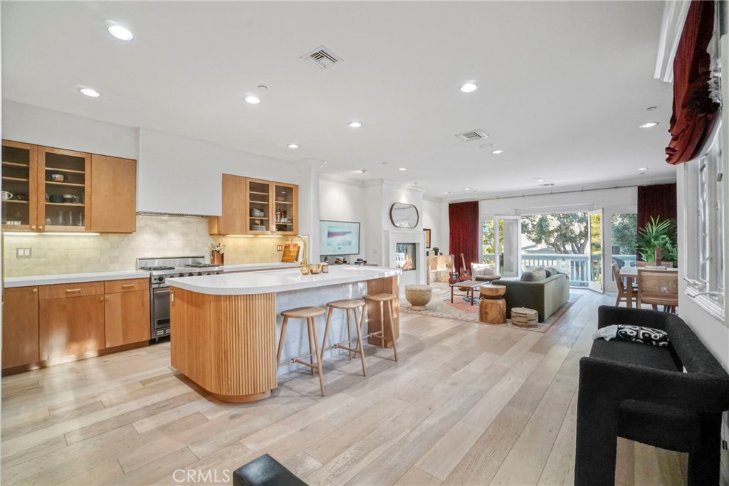 133 Hollister Avenue