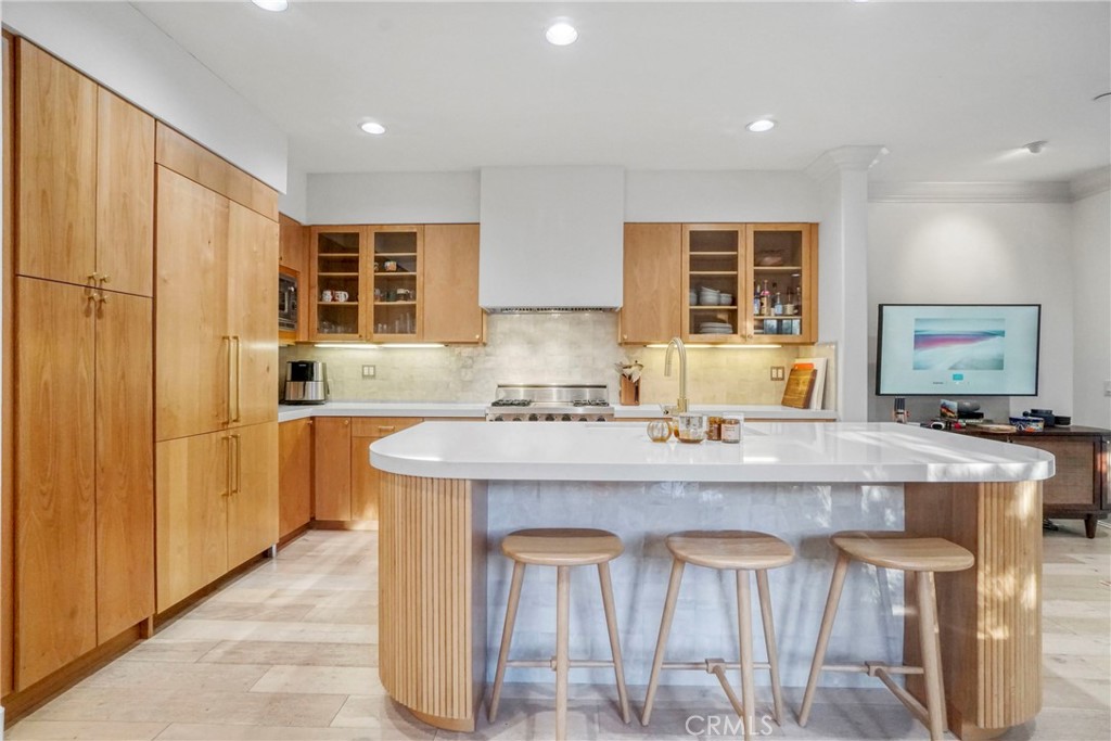 133 Hollister Avenue