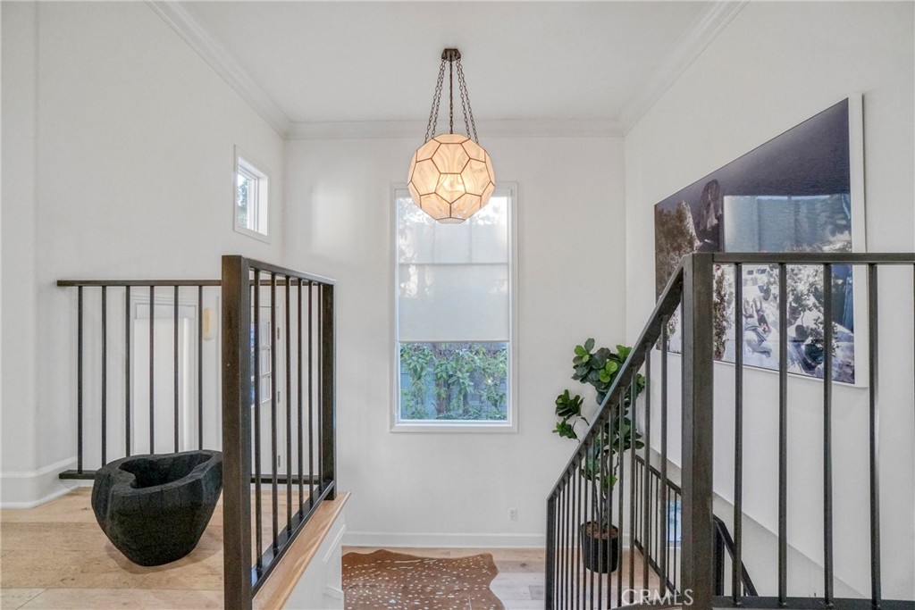 133 Hollister Avenue