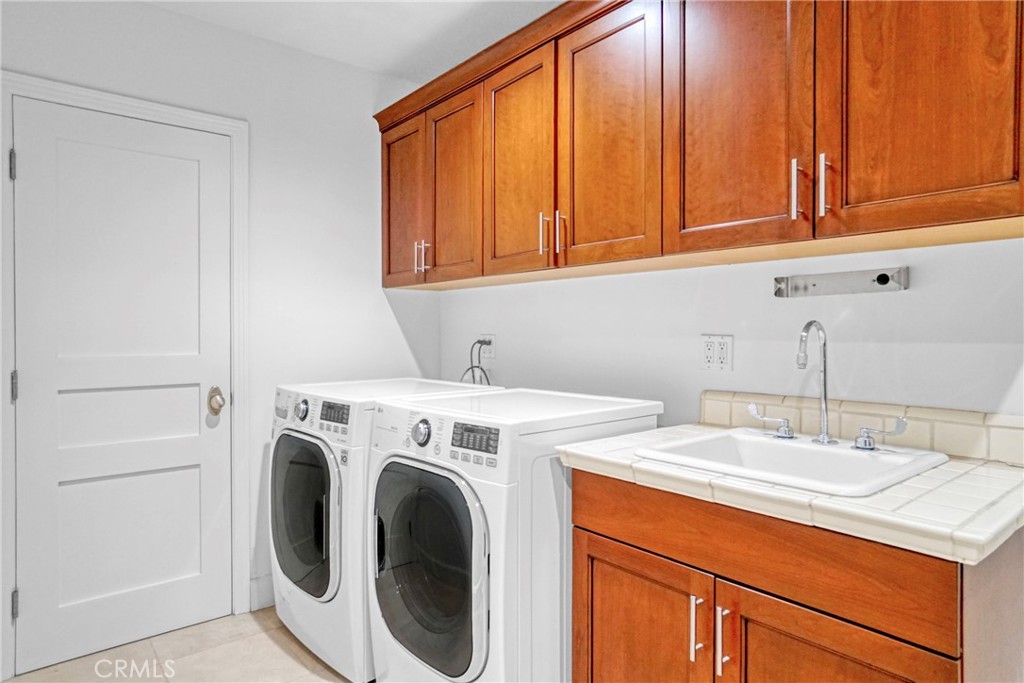 133 Hollister Avenue