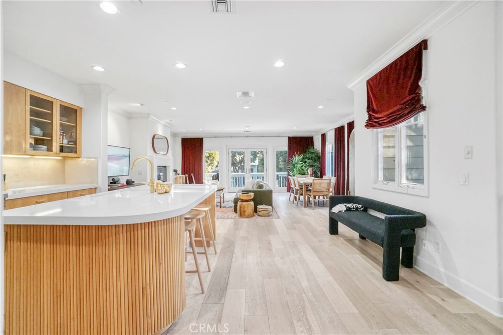 133 Hollister Avenue