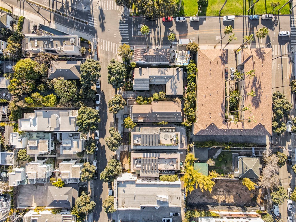 133 Hollister Avenue