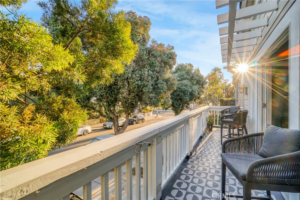 133 Hollister Avenue