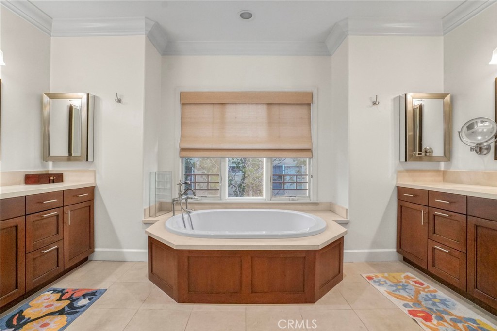 133 Hollister Avenue