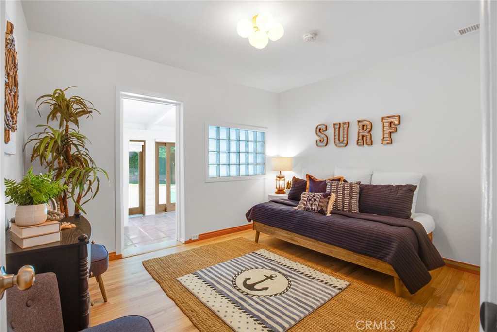 424 S Meadows Ave