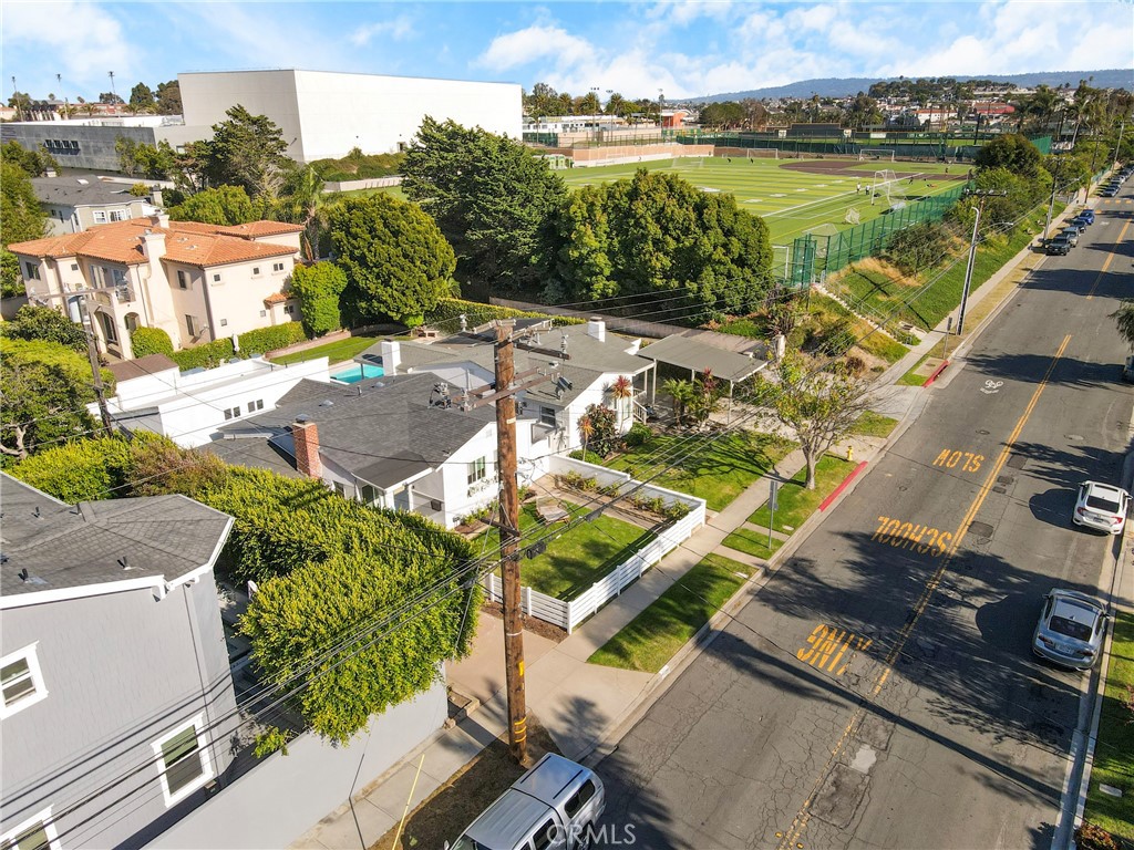424 S Meadows Ave