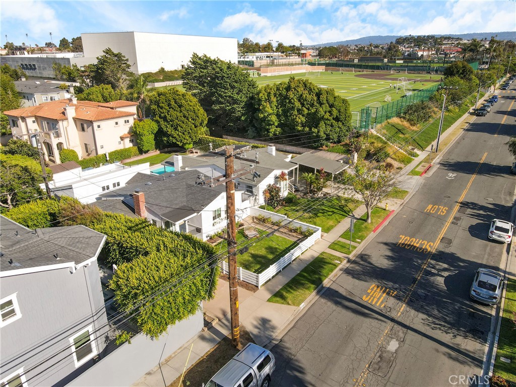 424 S Meadows Ave