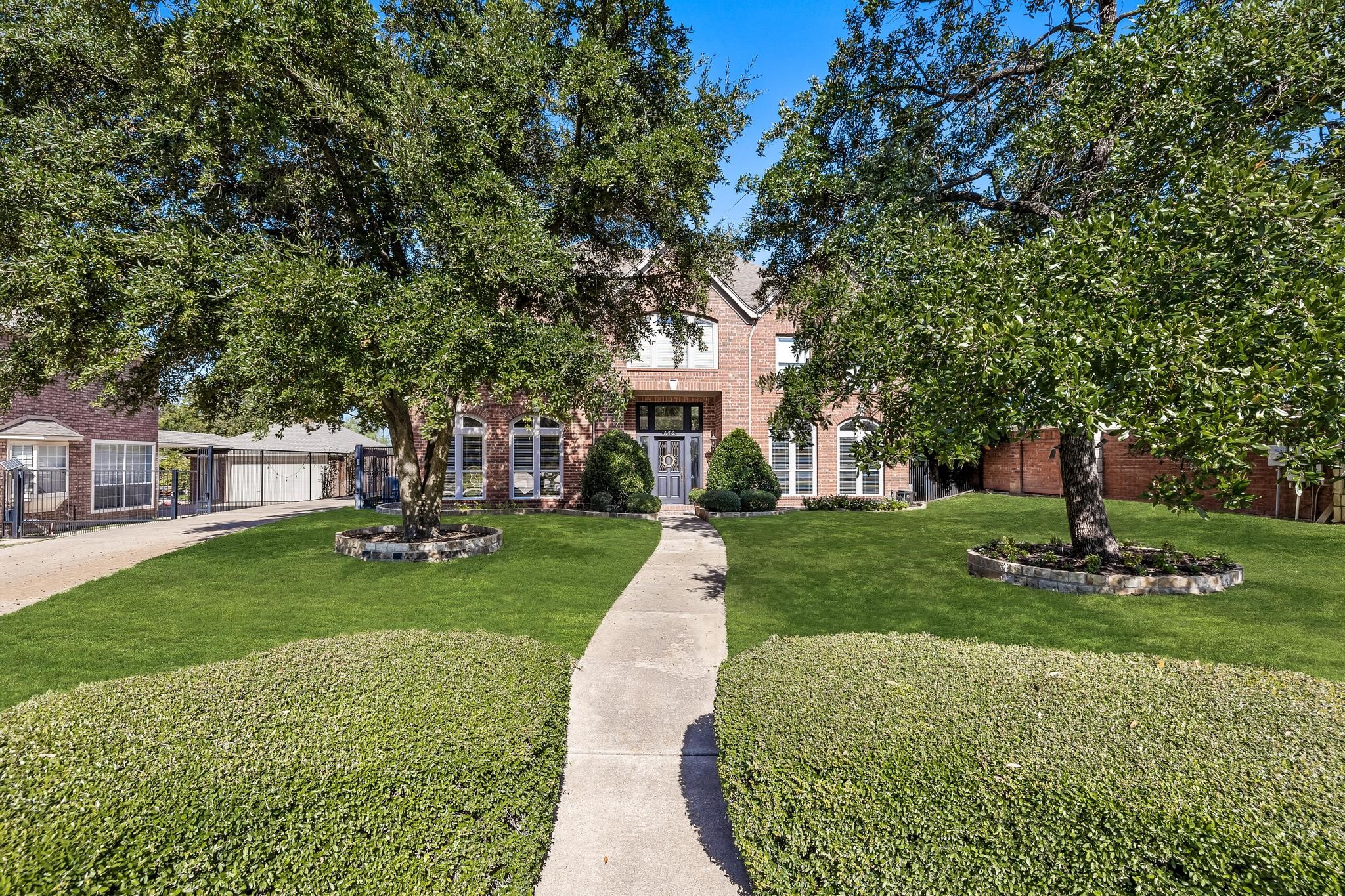 672 W Peninsula Drive