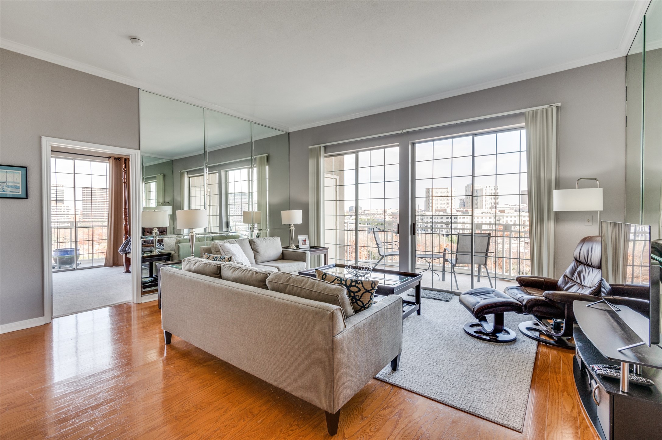 3225 Turtle Creek Boulevard 1204