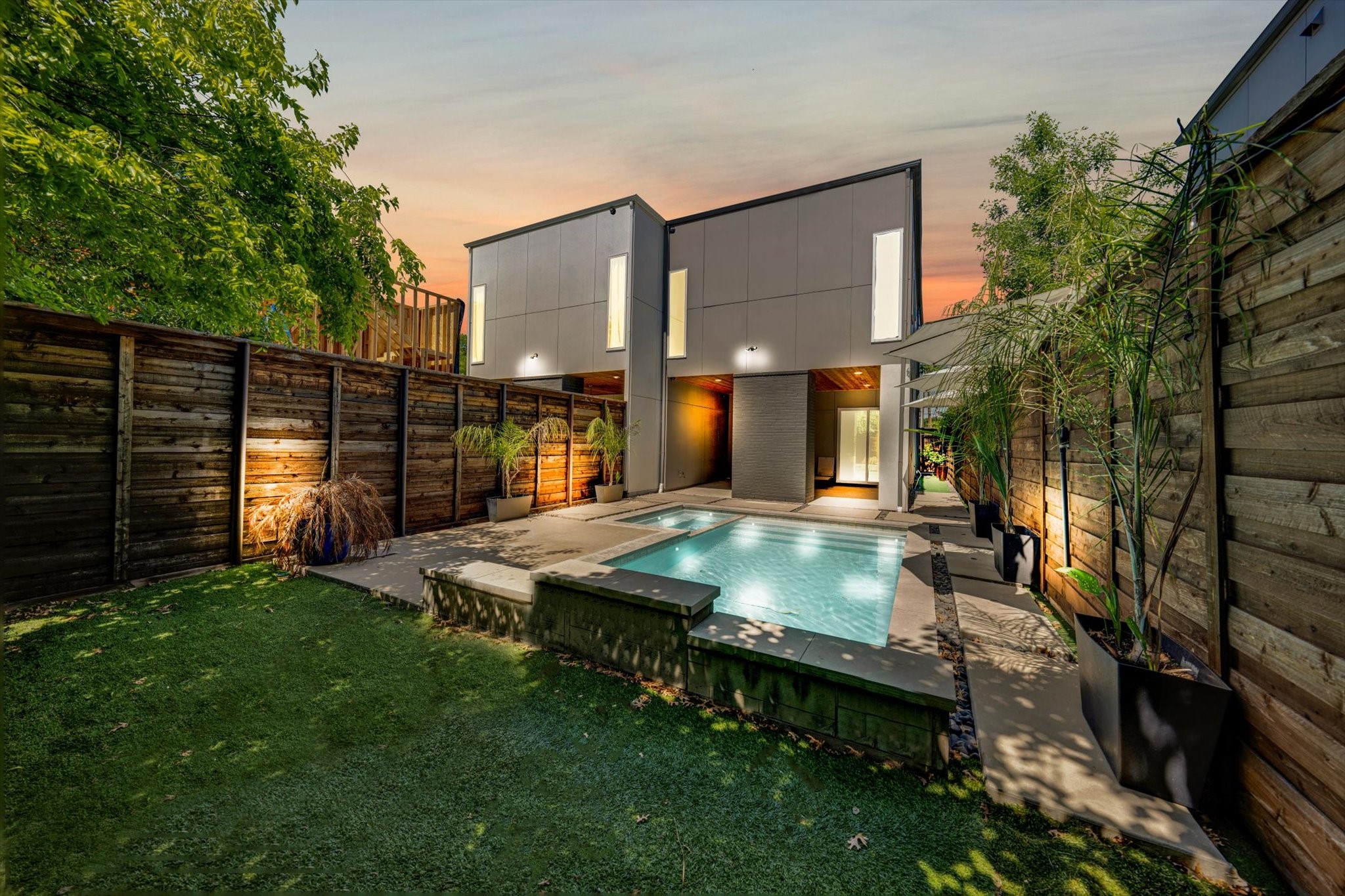 2105 Annex Avenue