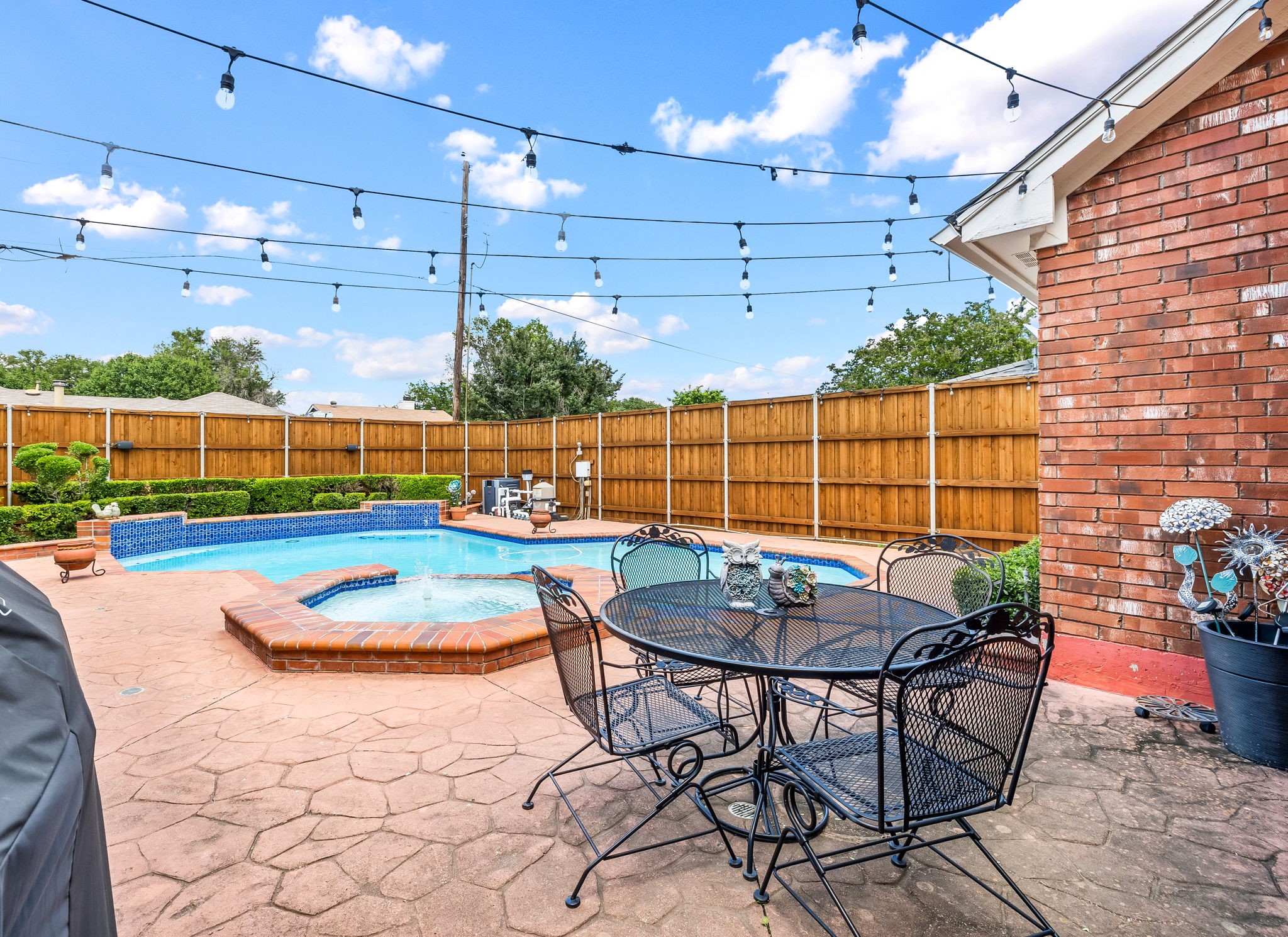 517 Hunters Creek Drive