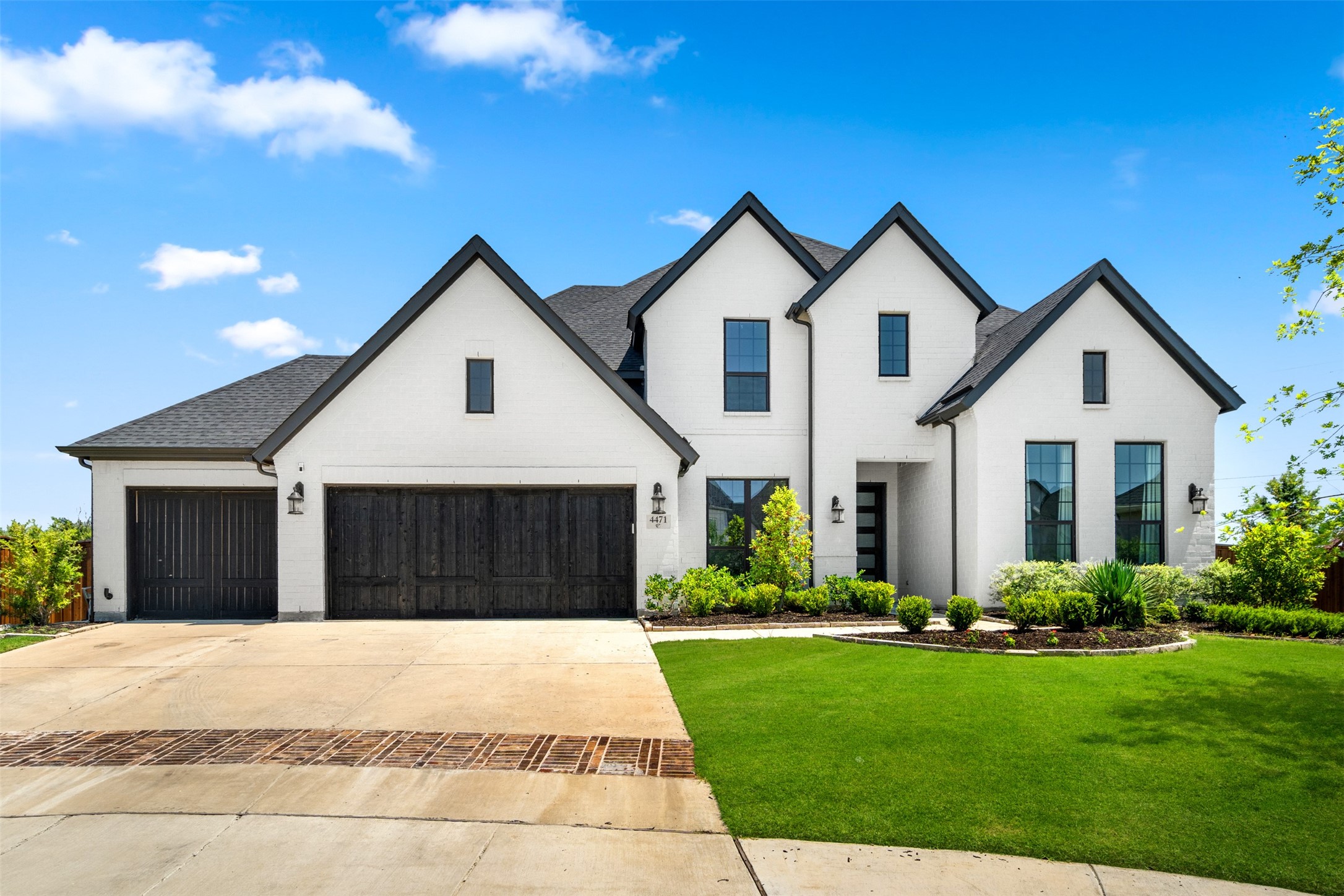 4471 Vivion Drive