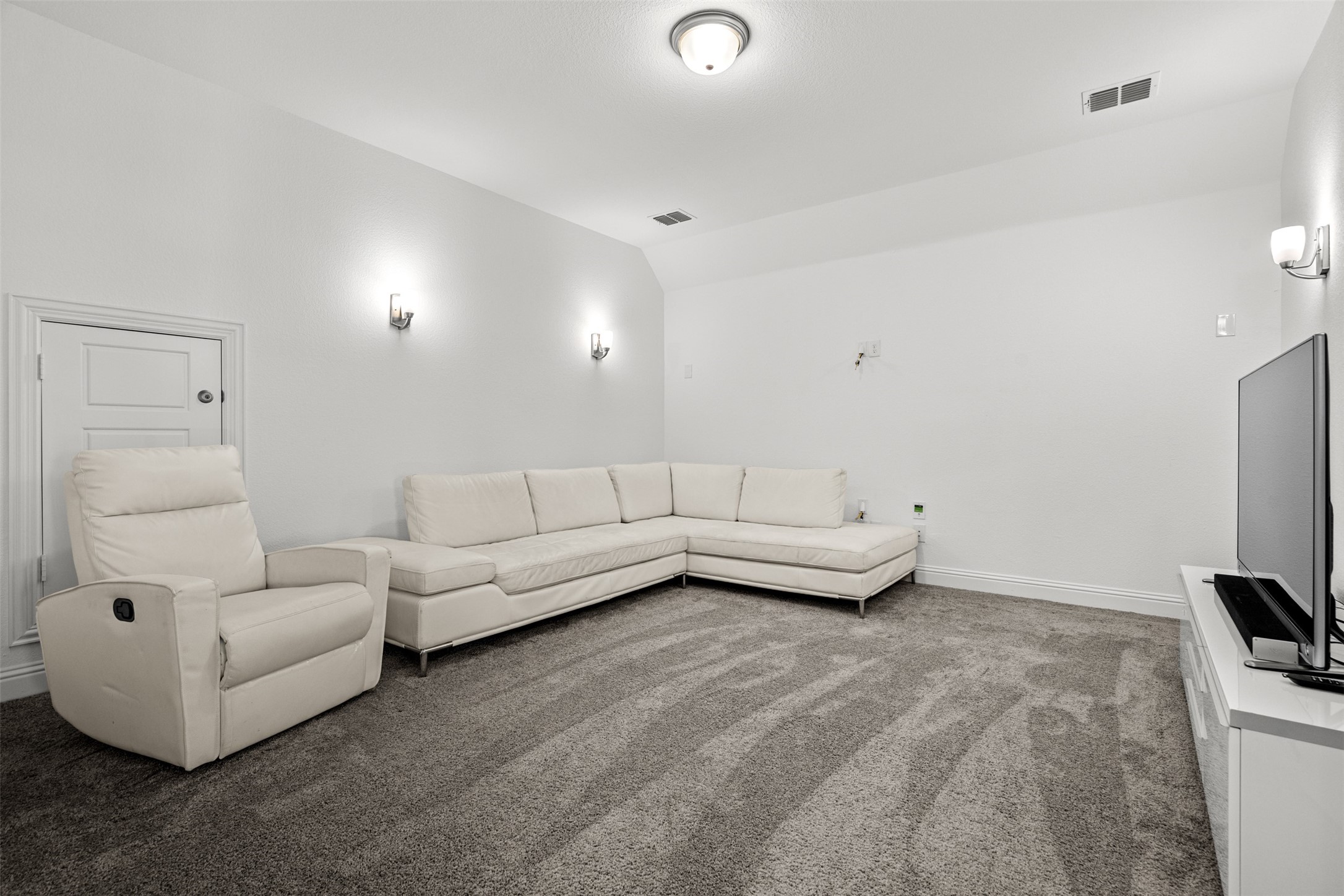 4471 Vivion Drive