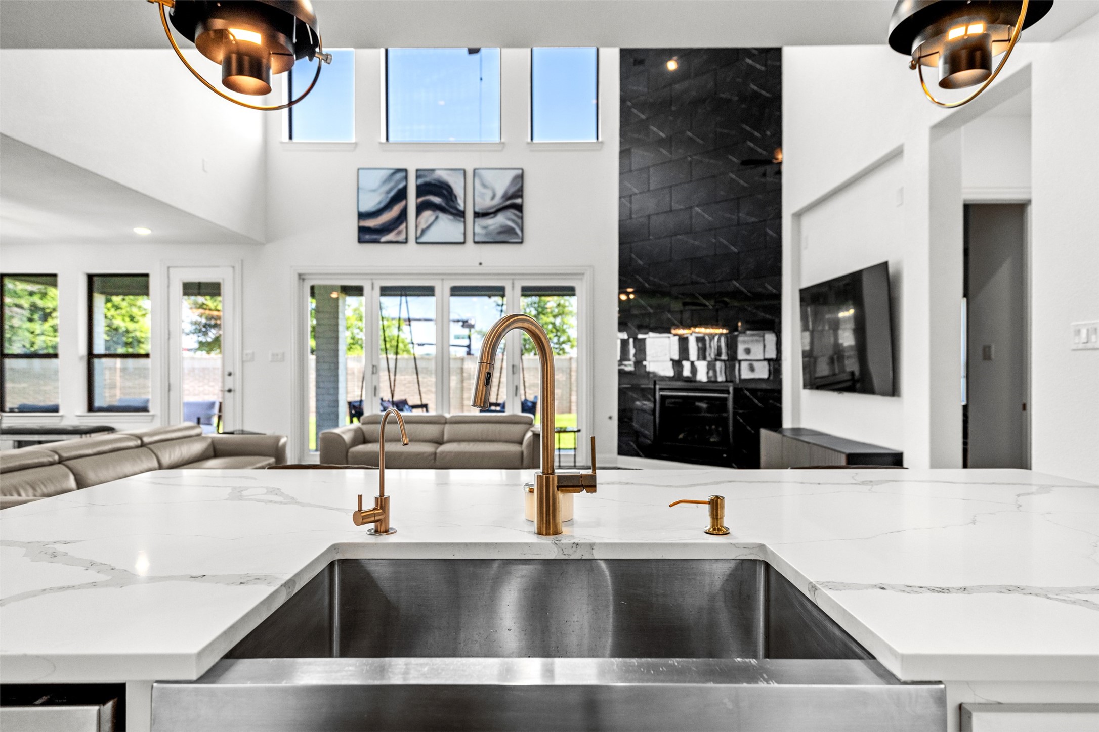 4471 Vivion Drive