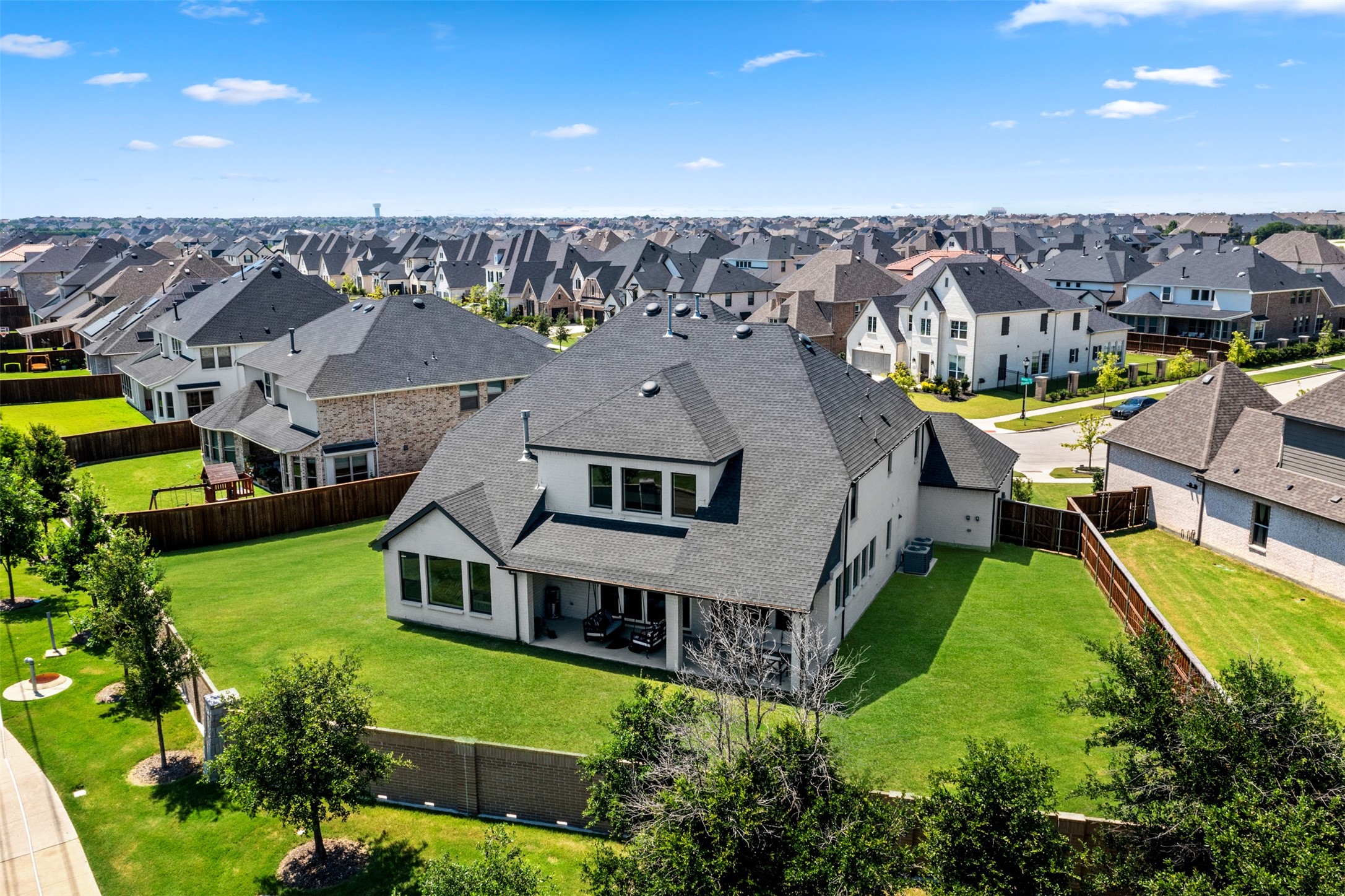 4471 Vivion Drive