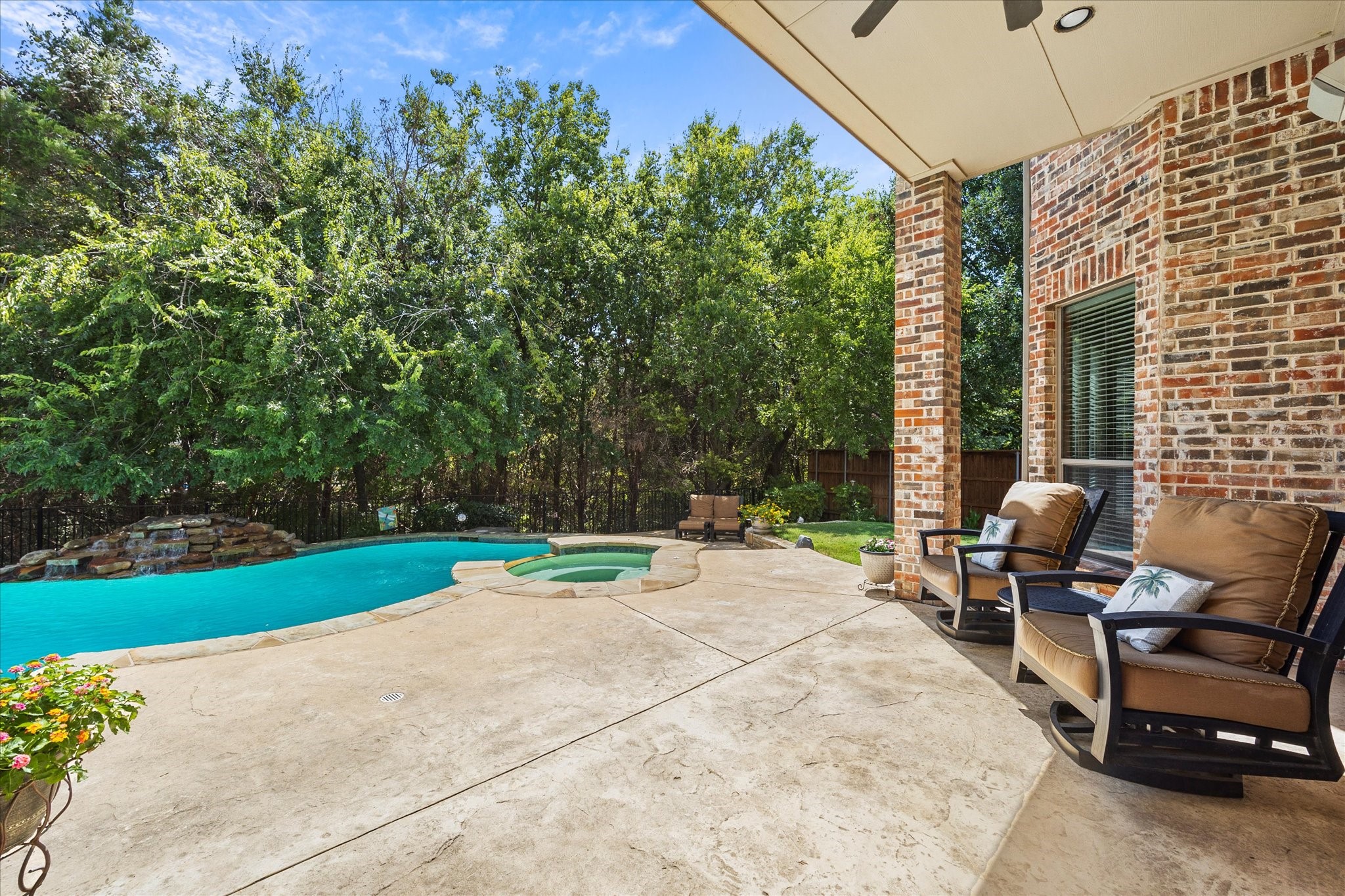 2155 Lake Forest Drive