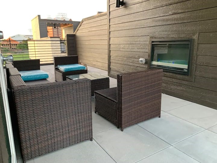 4060 Spring Valley Road 202
