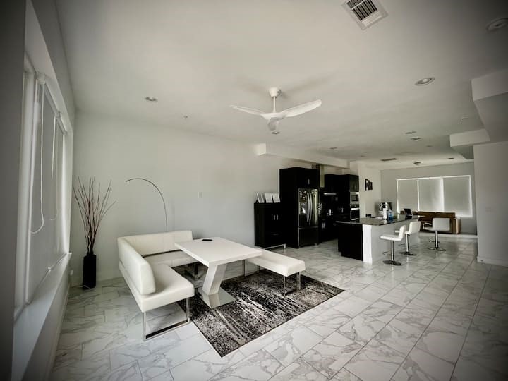 4060 Spring Valley Road 202