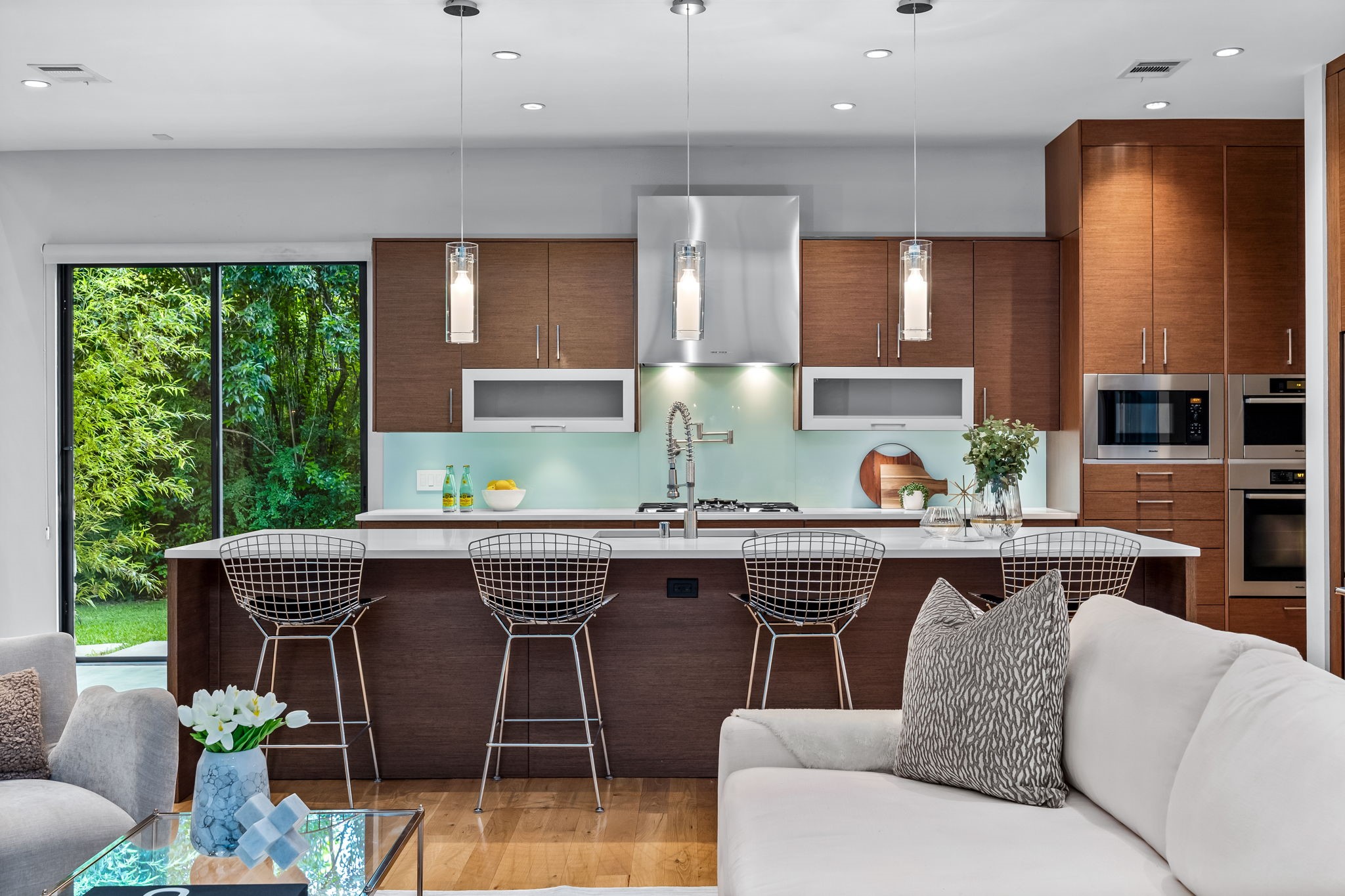 8006 San Leandro Drive
