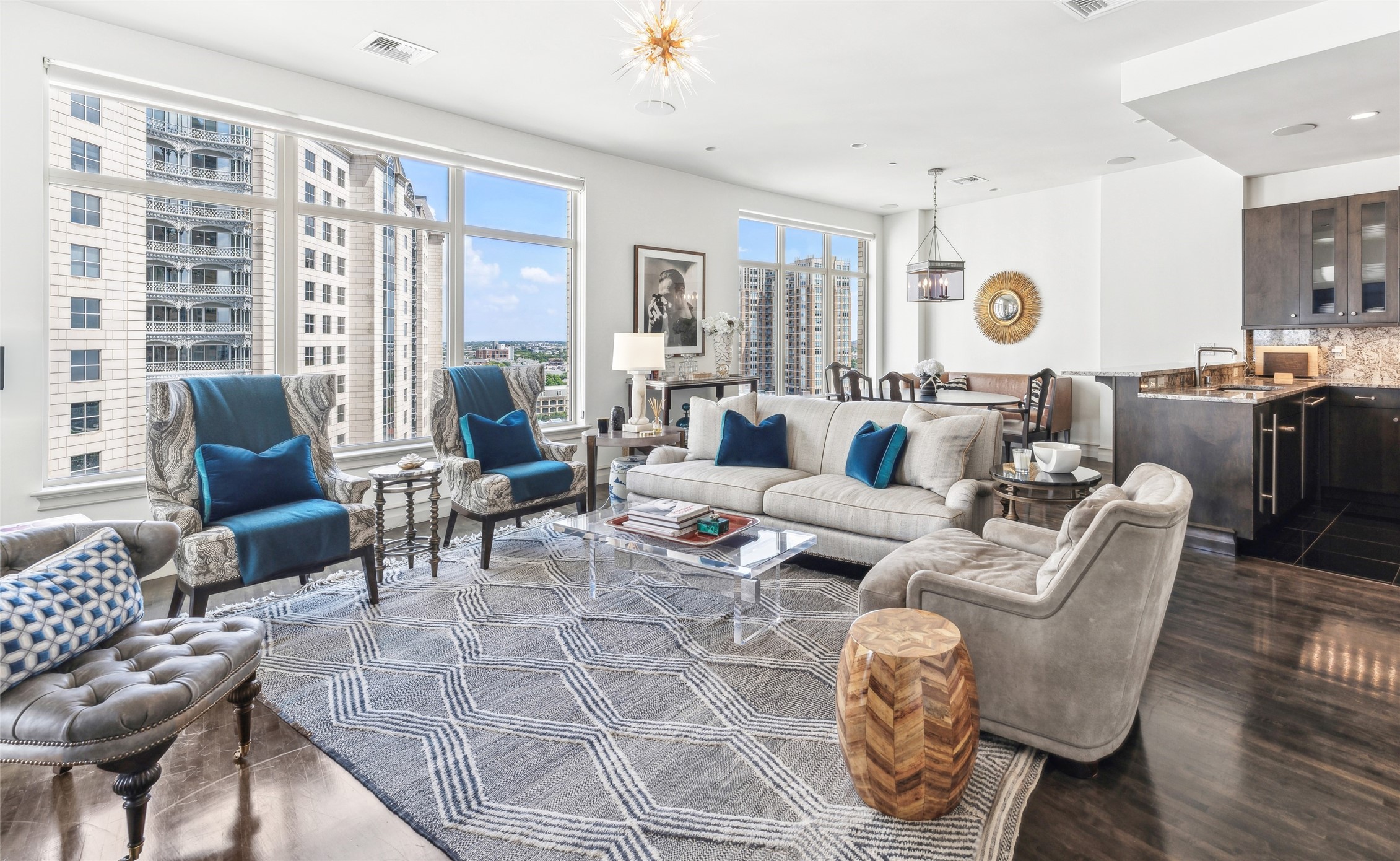 2555 N Pearl Street 1204