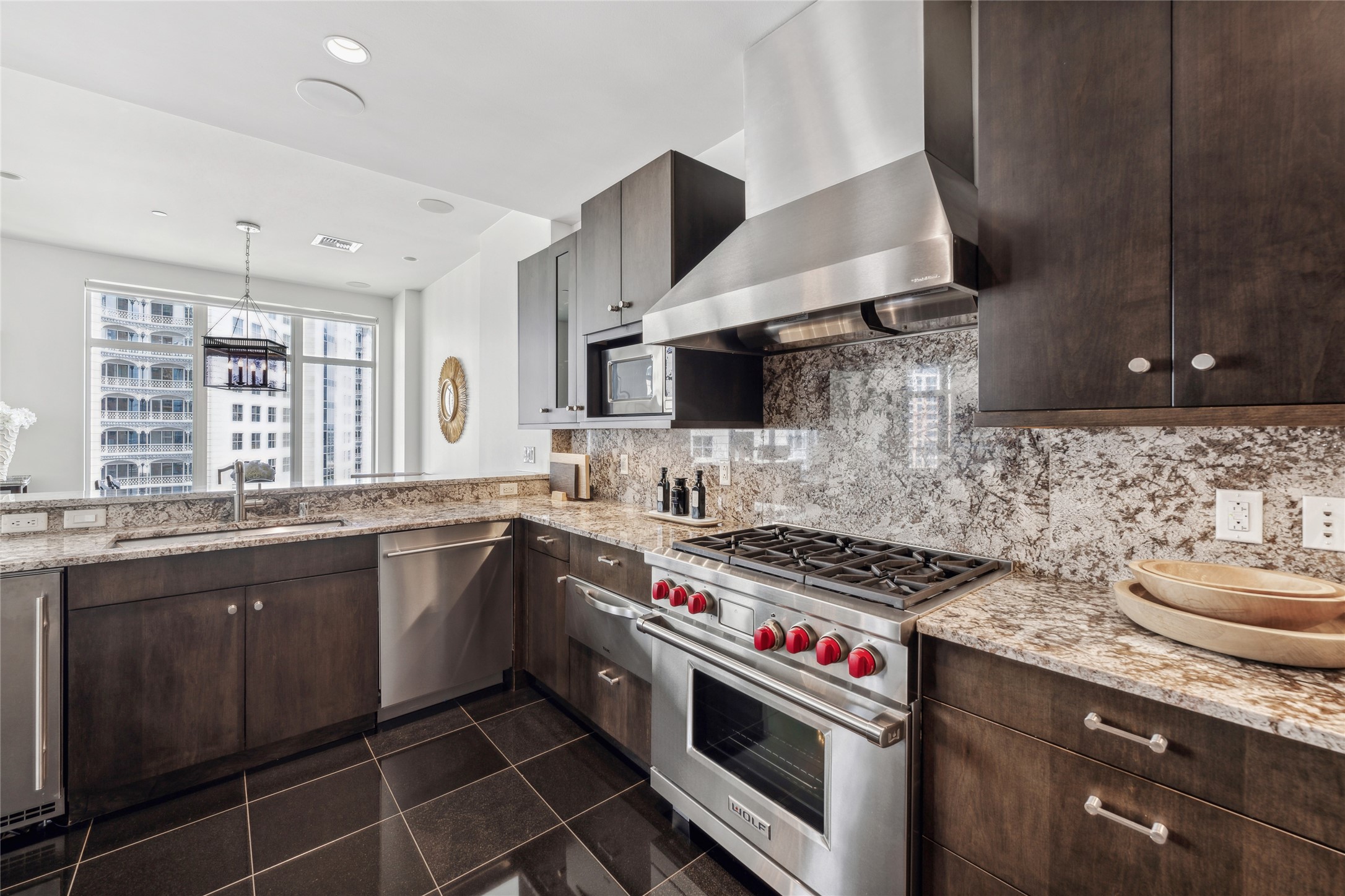 2555 N Pearl Street 1204