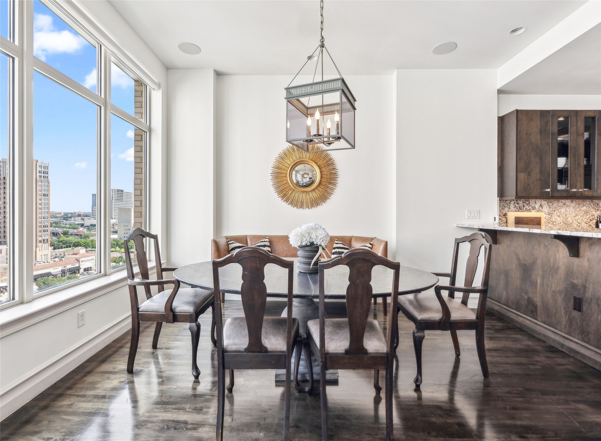 2555 N Pearl Street 1204