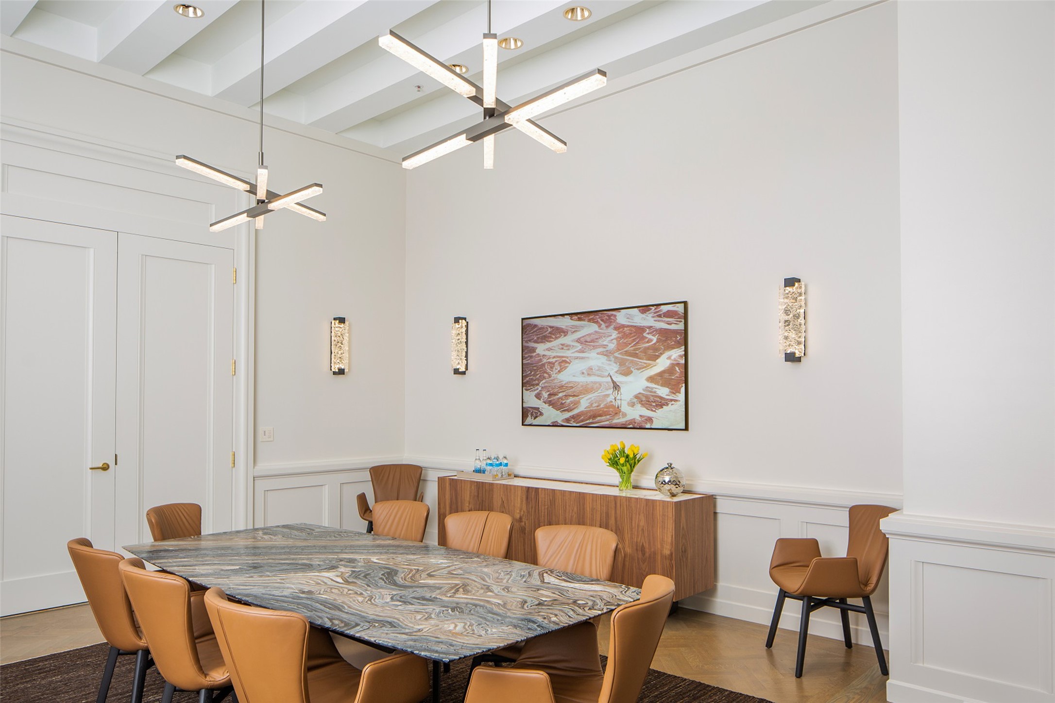 2555 N Pearl Street 1204