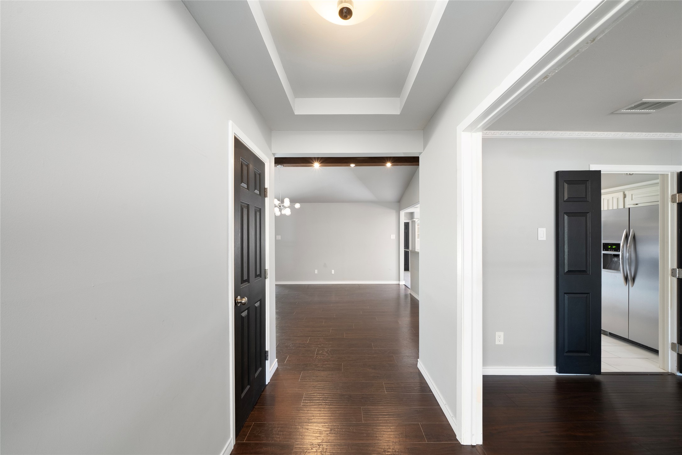 2100 Mistletoe Drive