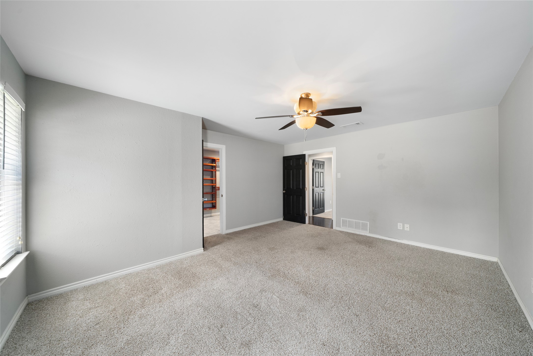 2100 Mistletoe Drive