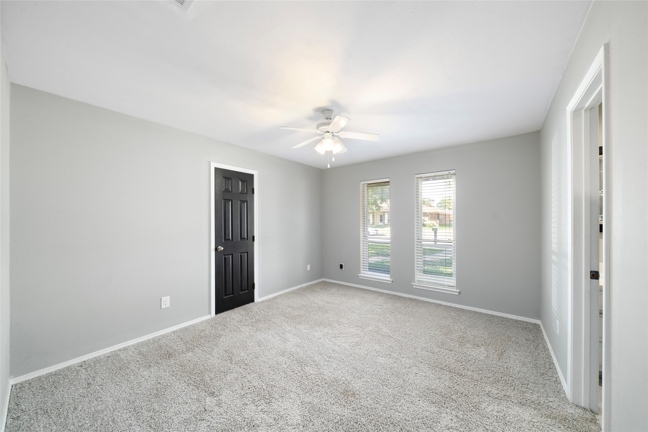 2100 Mistletoe Drive