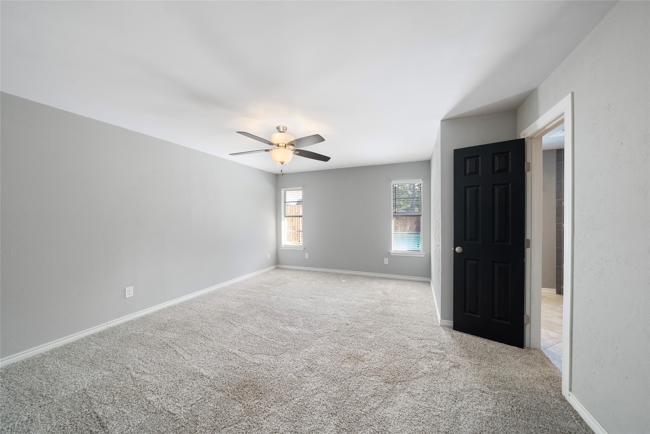 2100 Mistletoe Drive