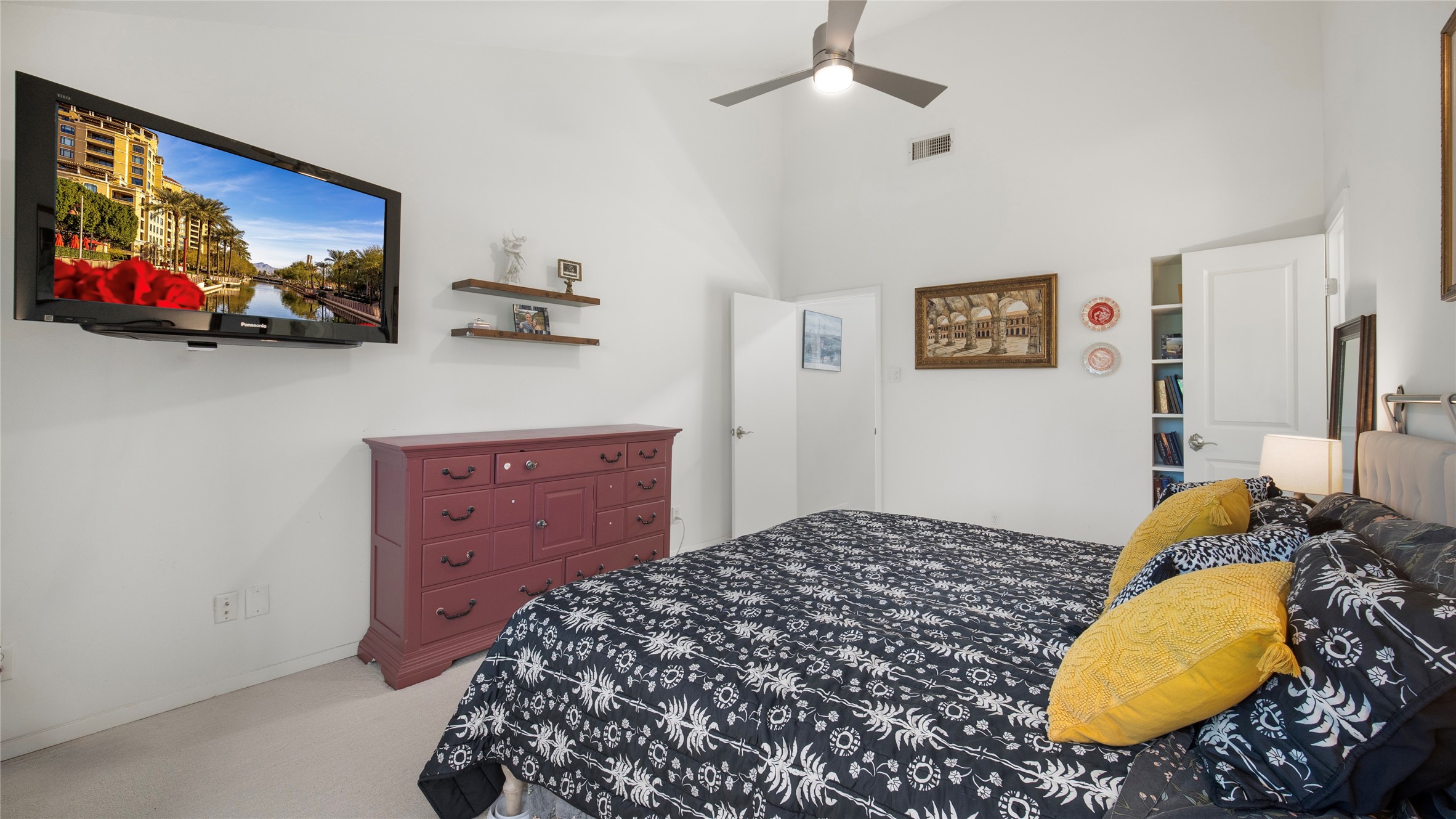 4141 Buena Vista Street 104