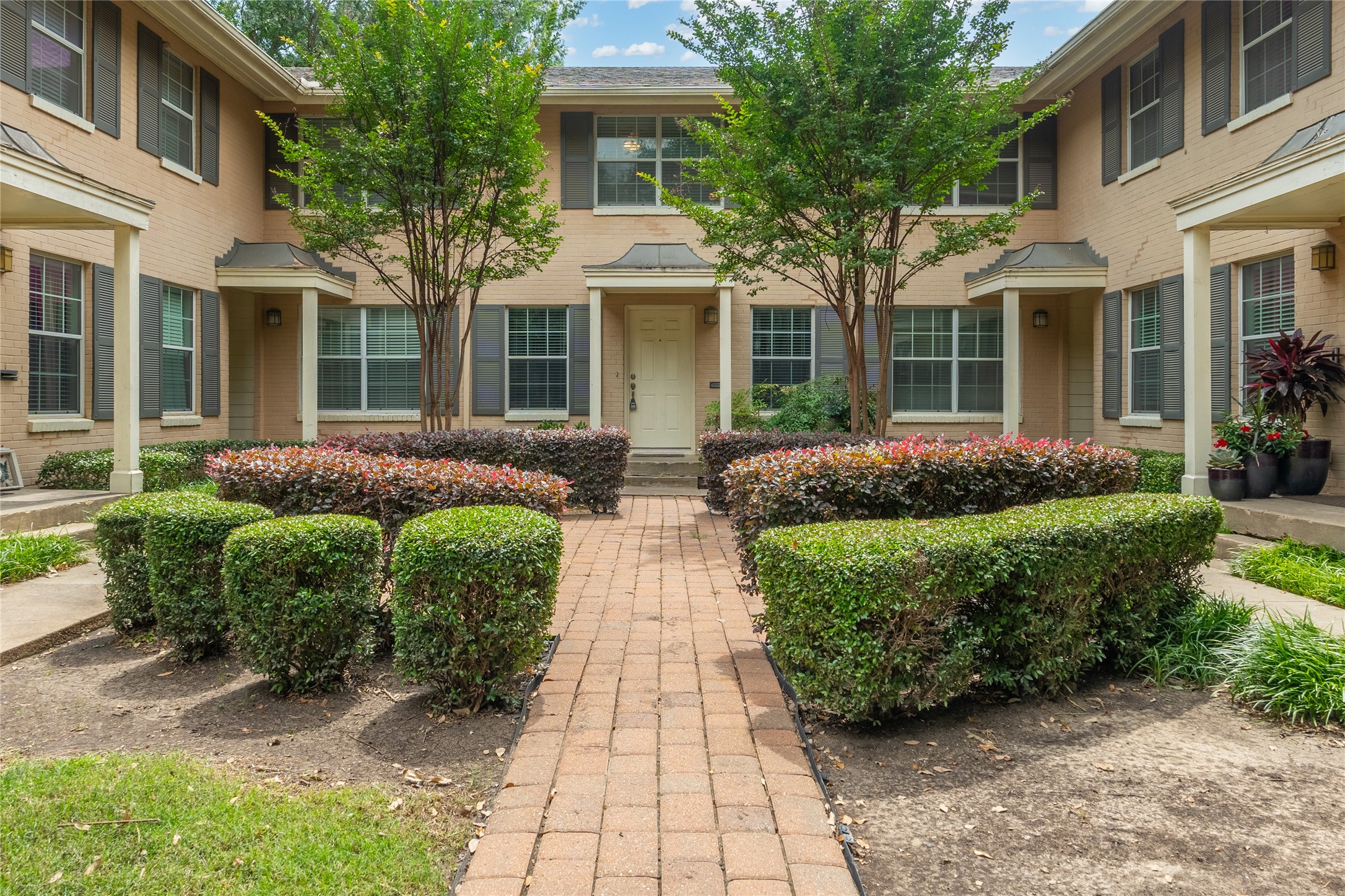 4719 Bradford Drive 4719