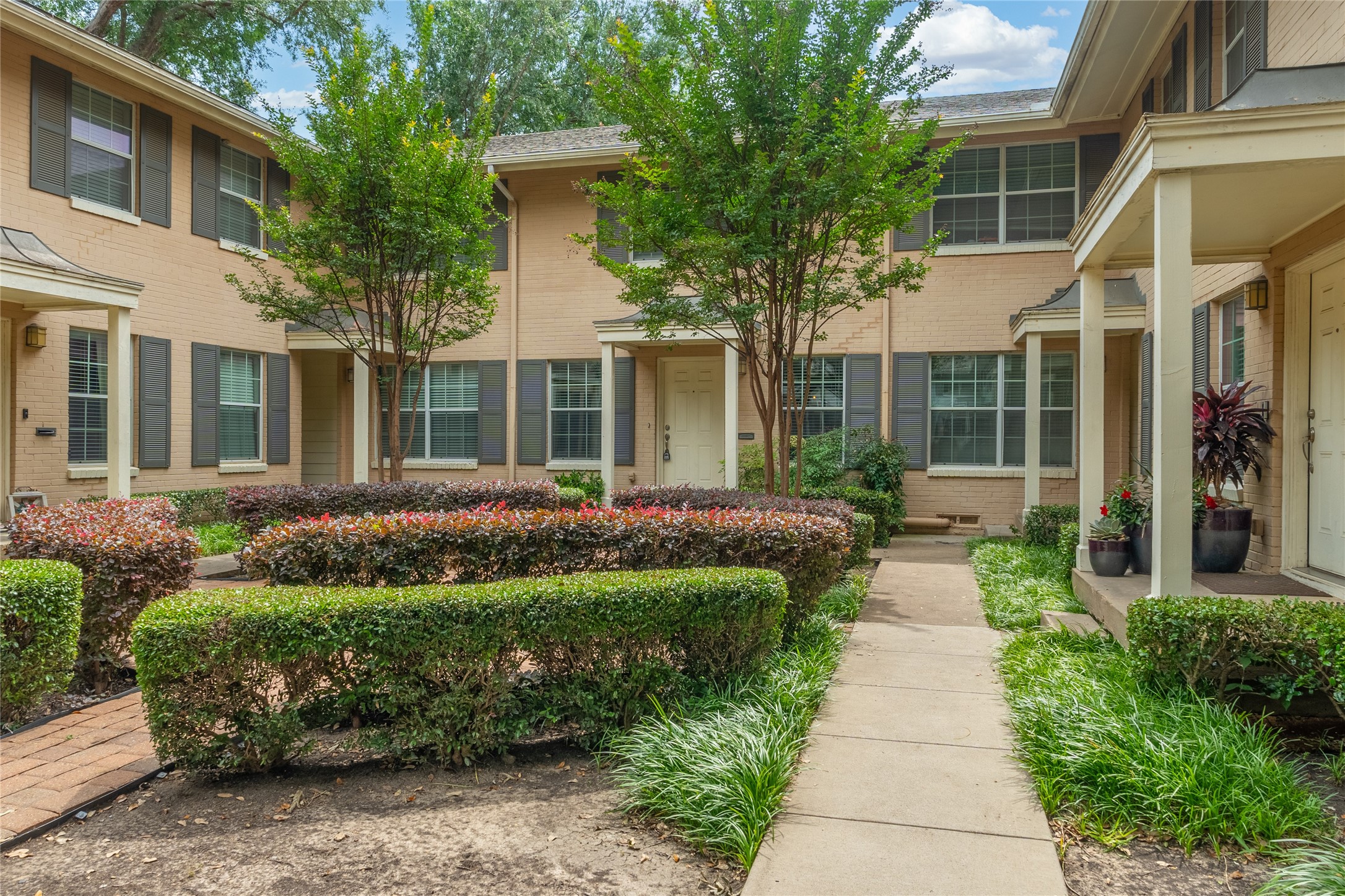 4719 Bradford Drive 4719