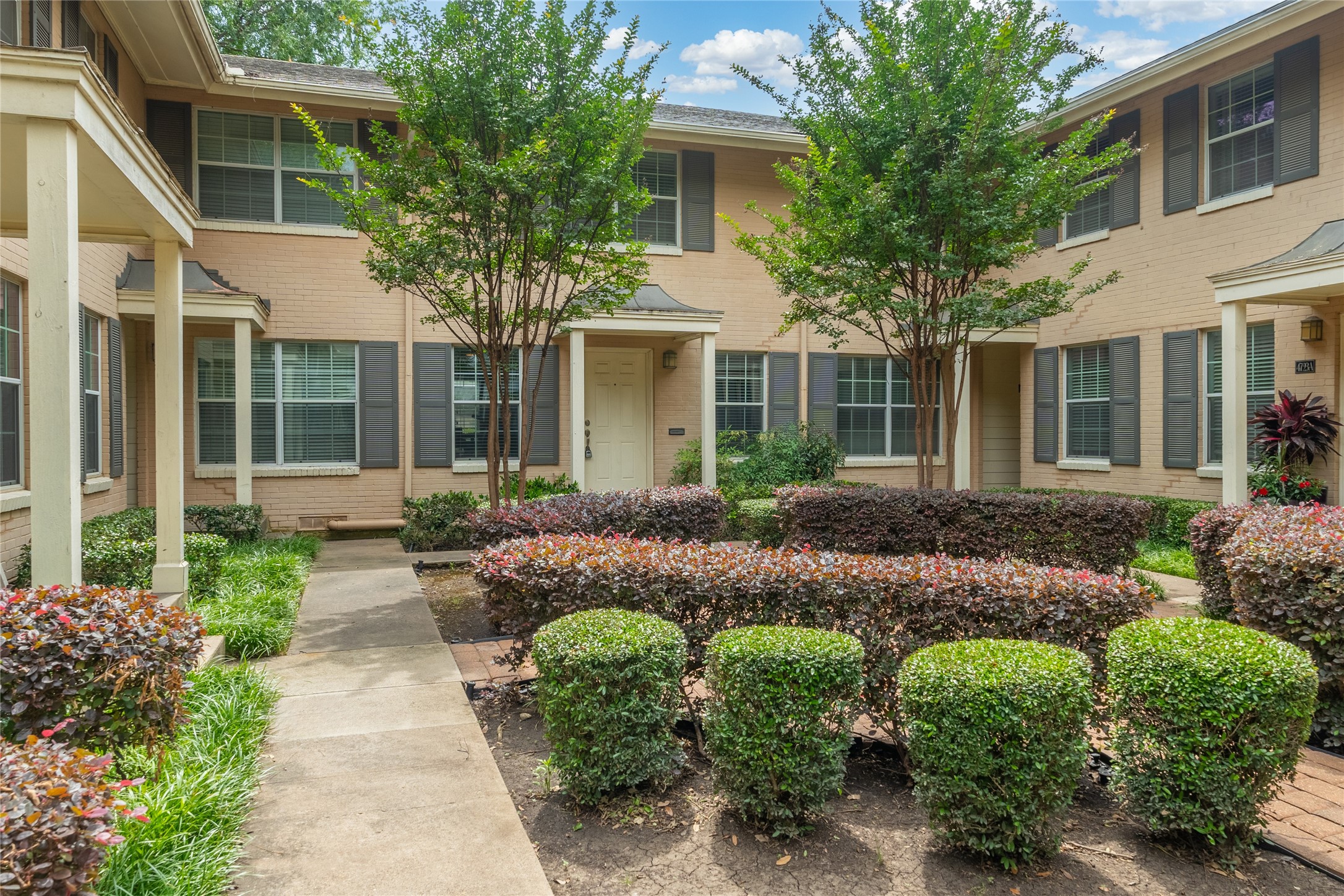 4719 Bradford Drive 4719