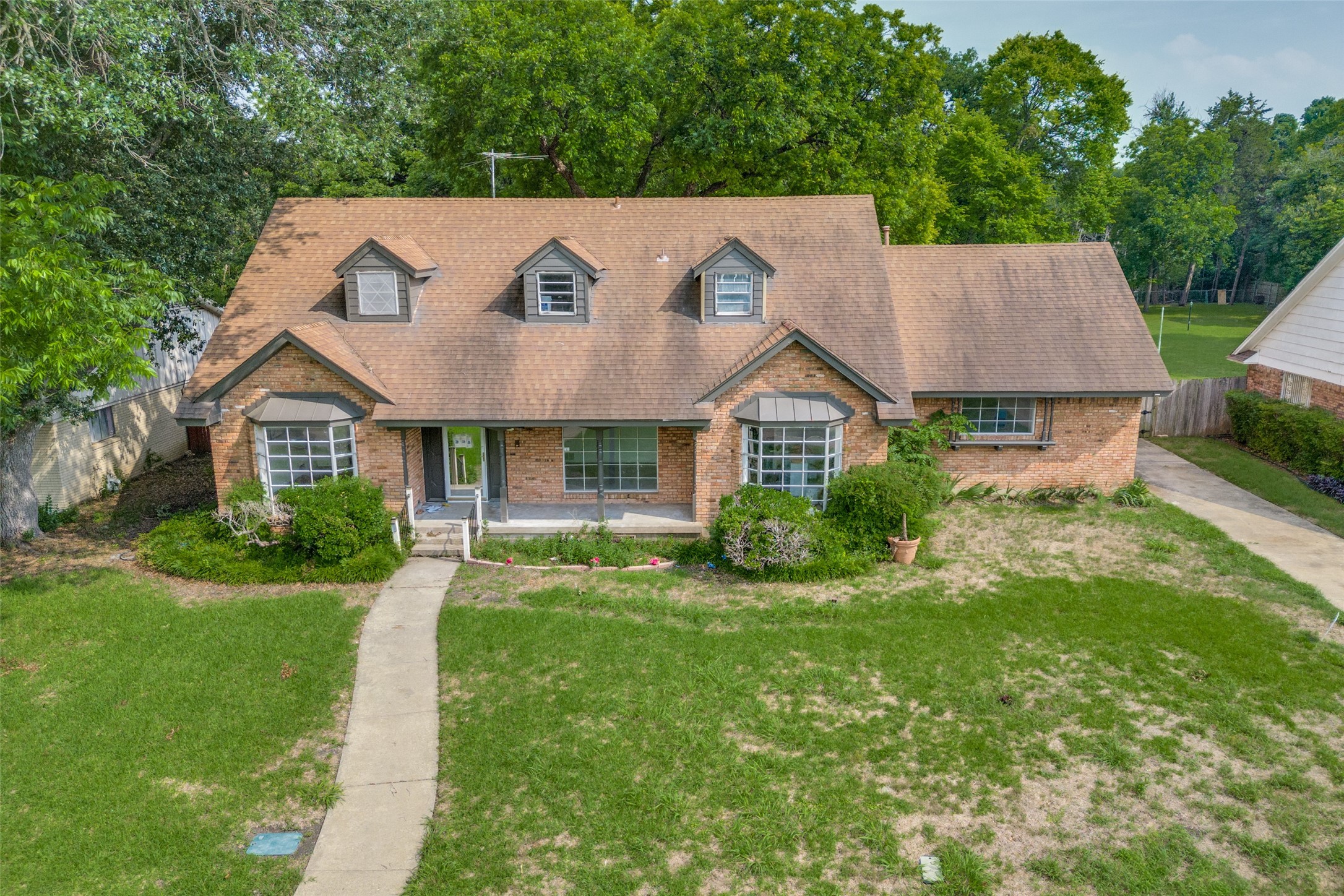550 Glen Oaks Boulevard
