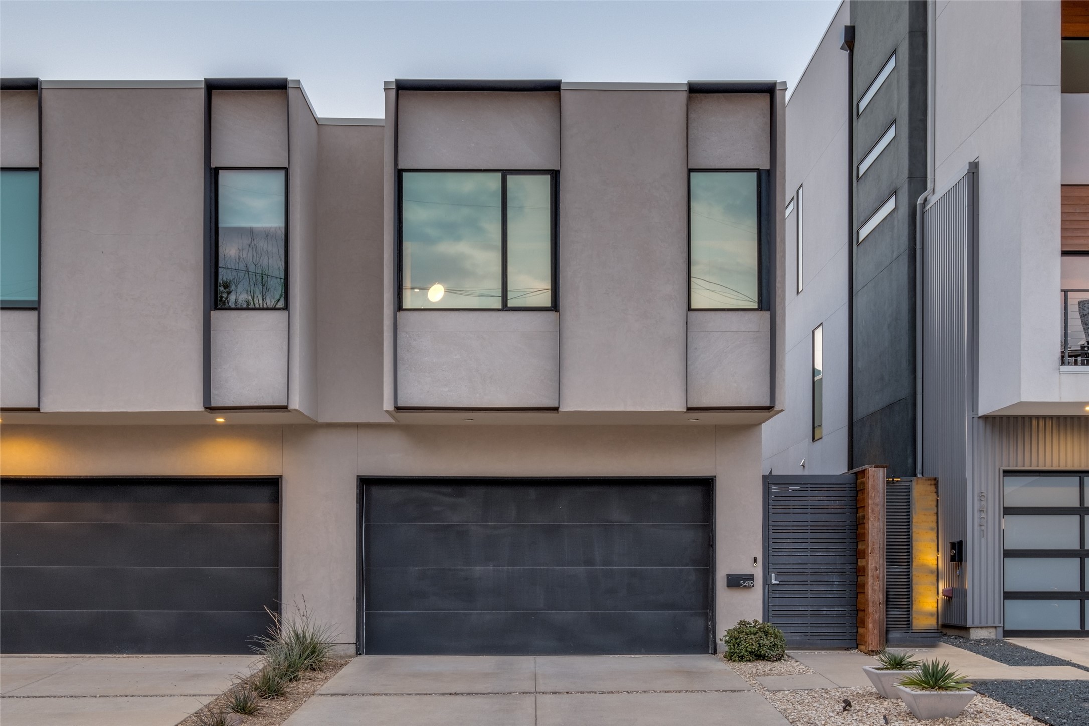 5419 Melrose Avenue