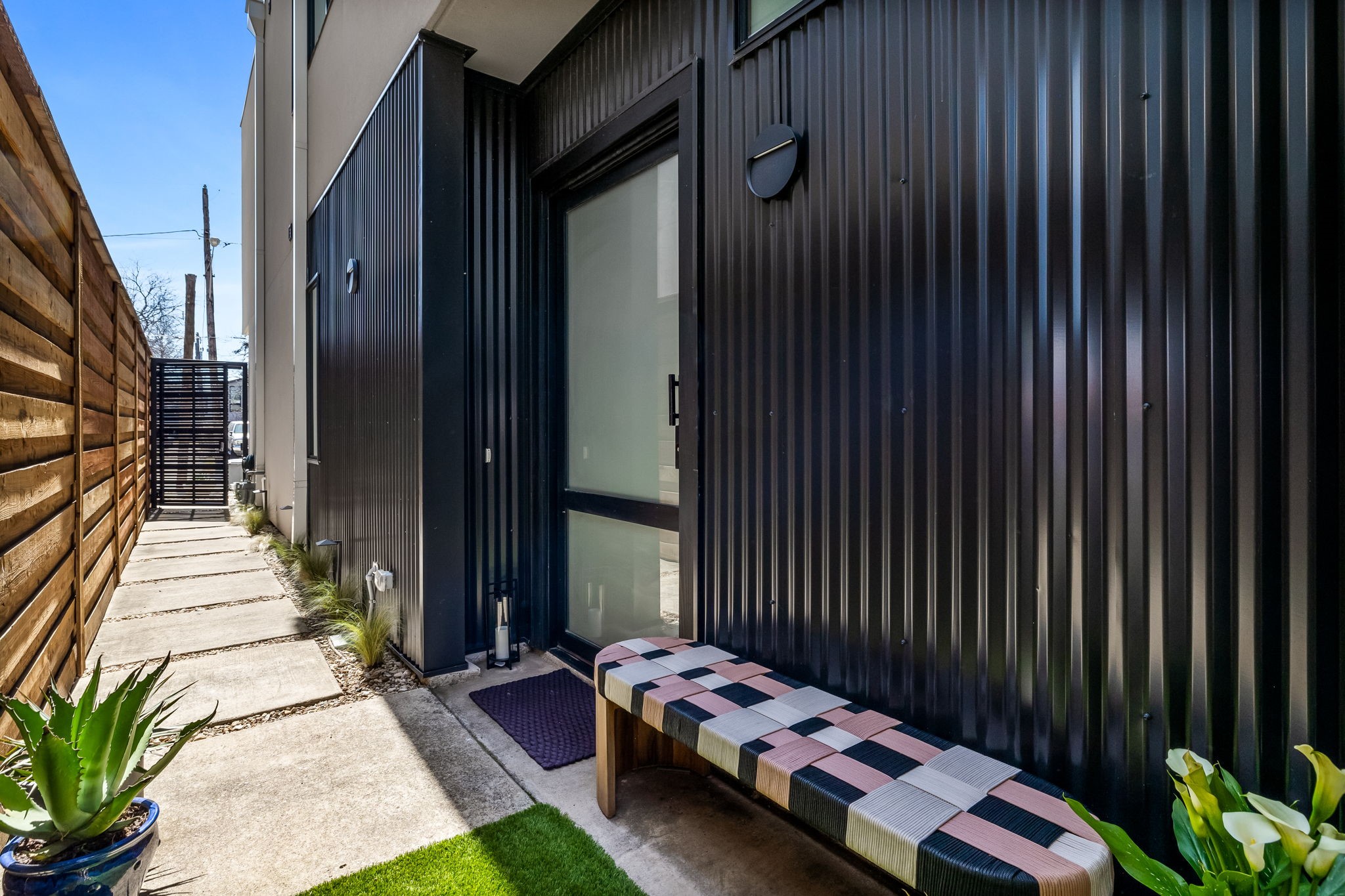 5419 Melrose Avenue