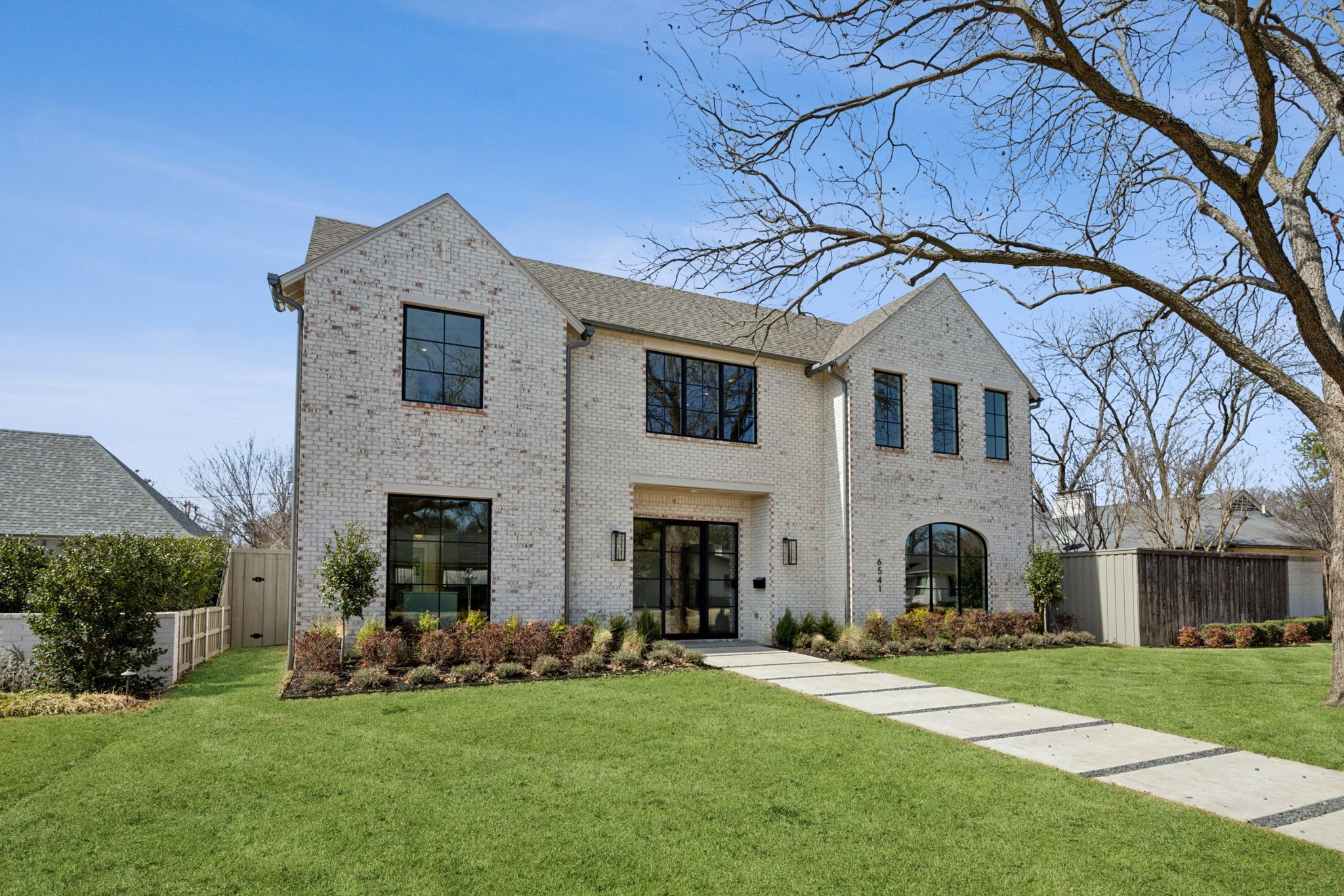 6541 Oriole Drive