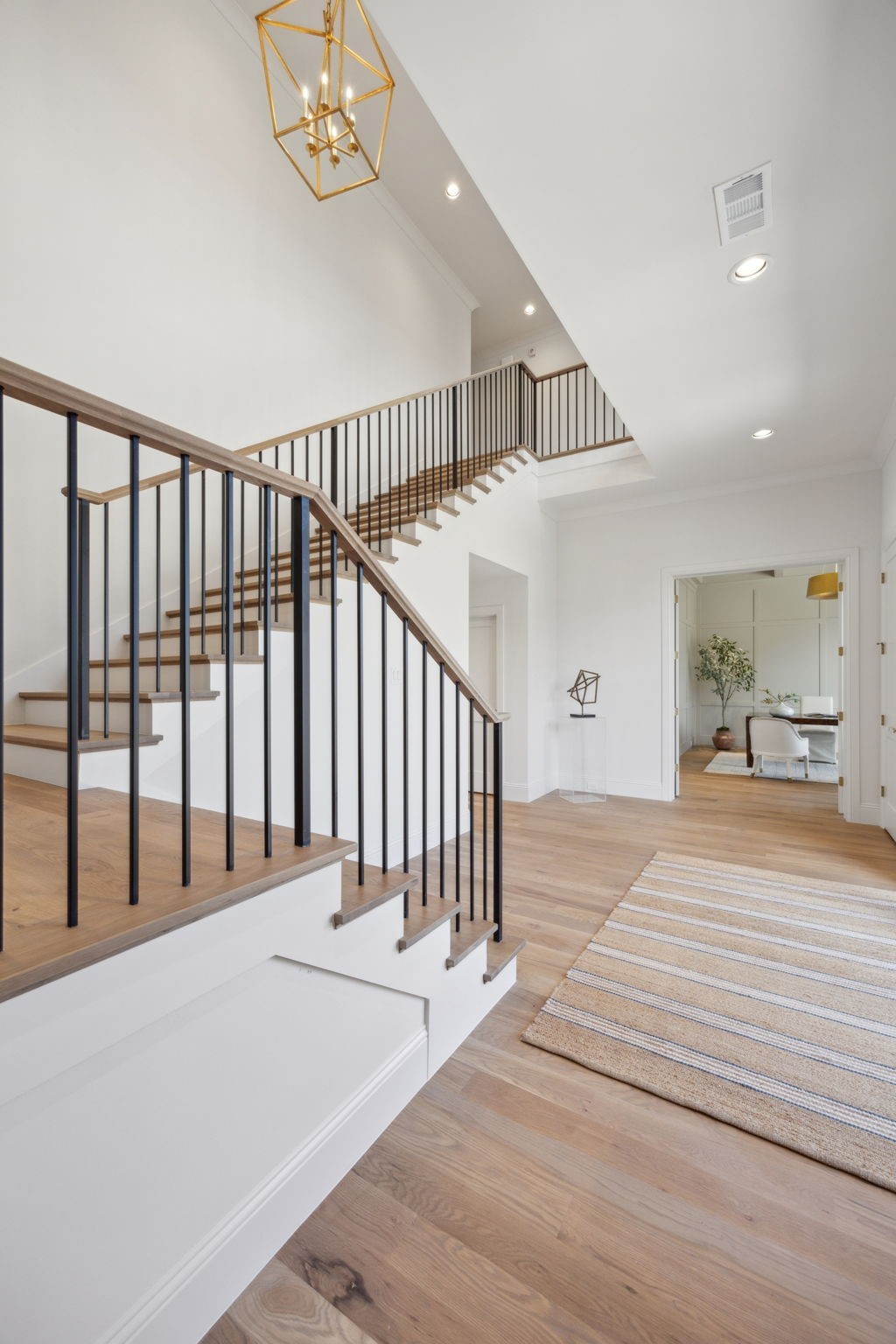 6541 Oriole Drive