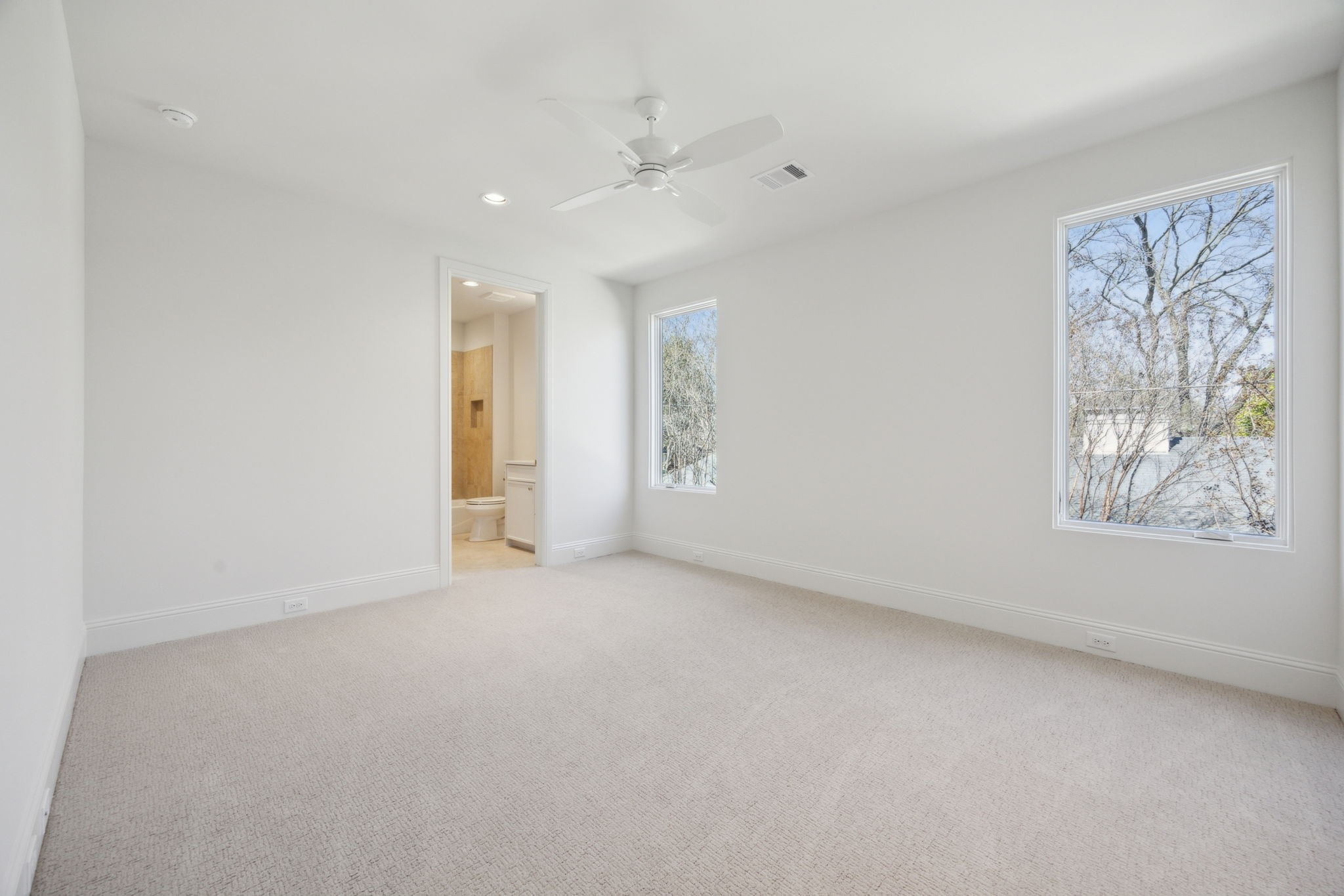 6541 Oriole Drive