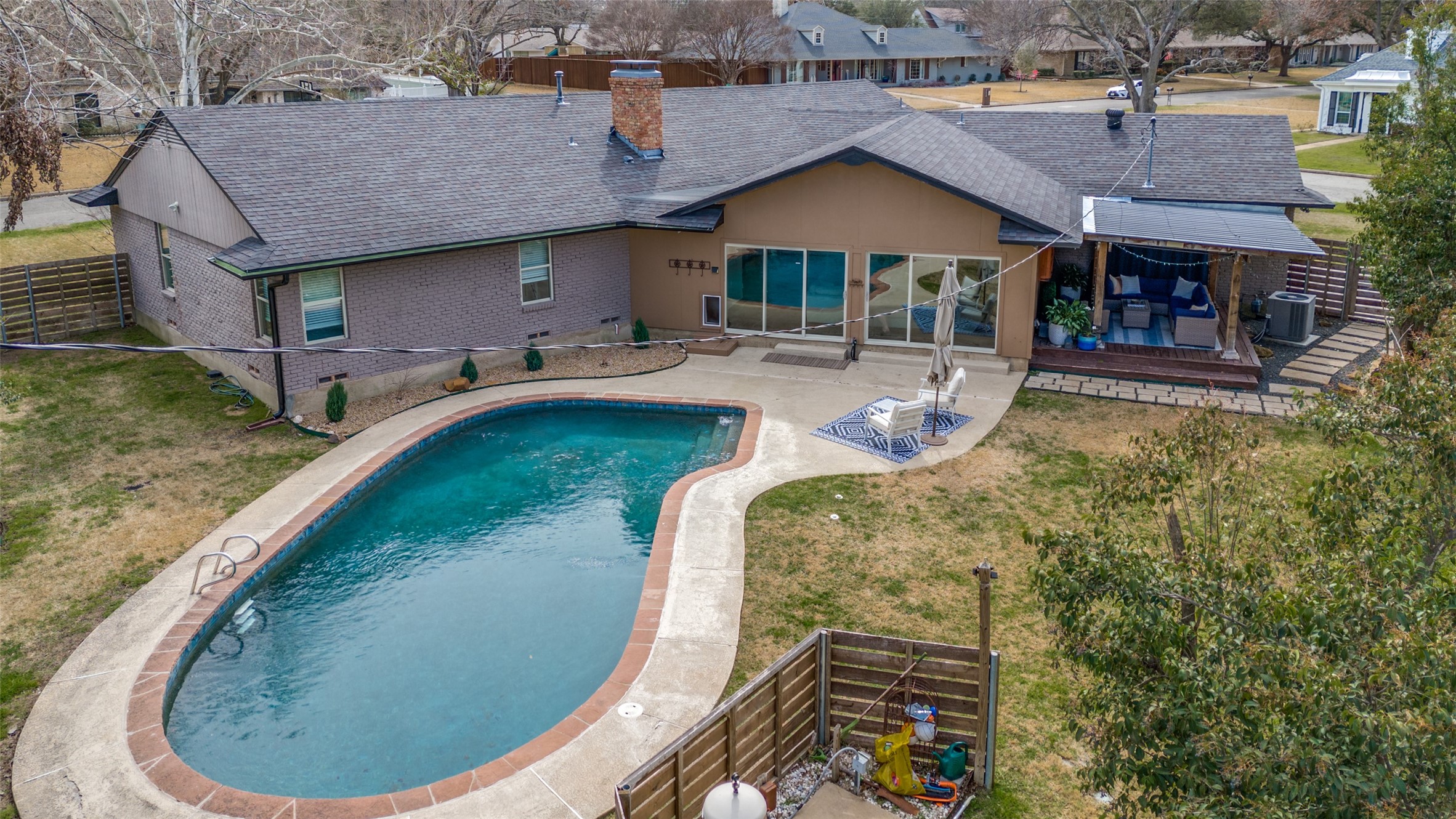 7715 Maplecrest Drive