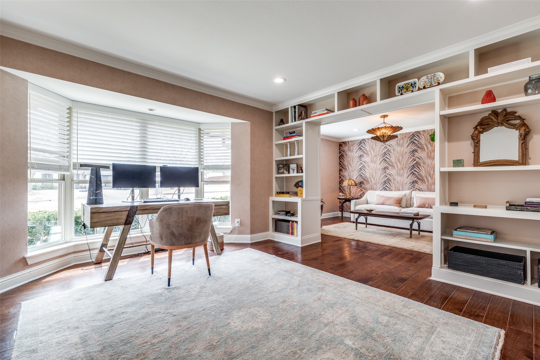 7715 Maplecrest Drive